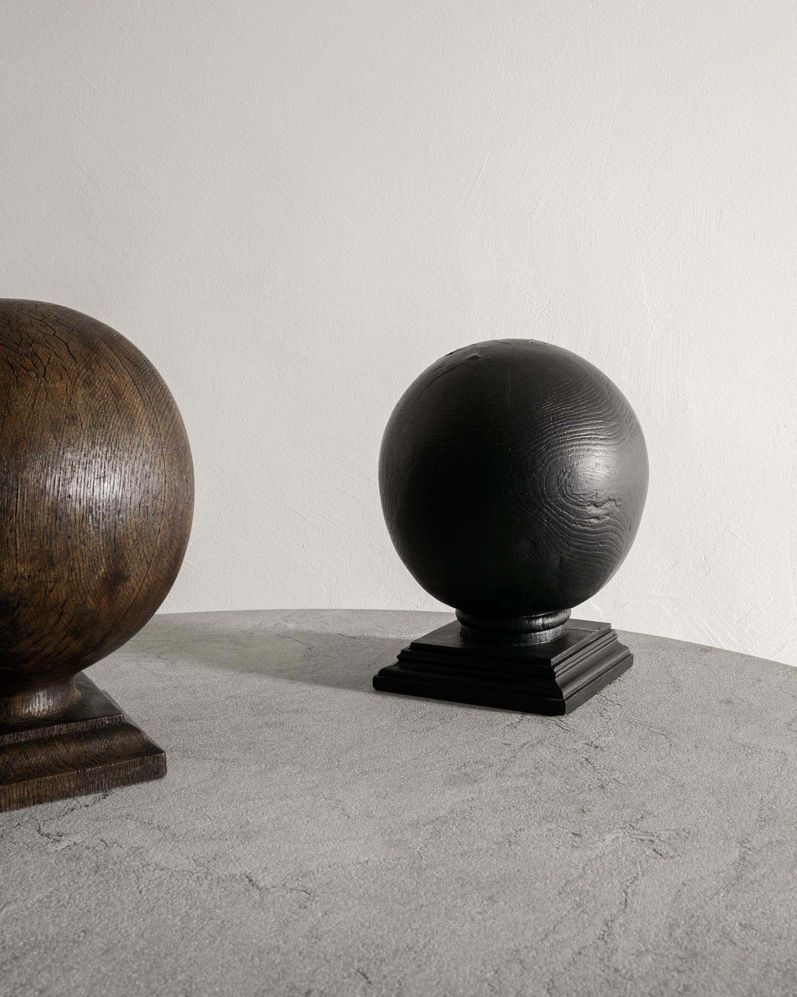 Svedese Sculture astratte svedesi antiche in legno di pino e Oak, 1950 in vendita