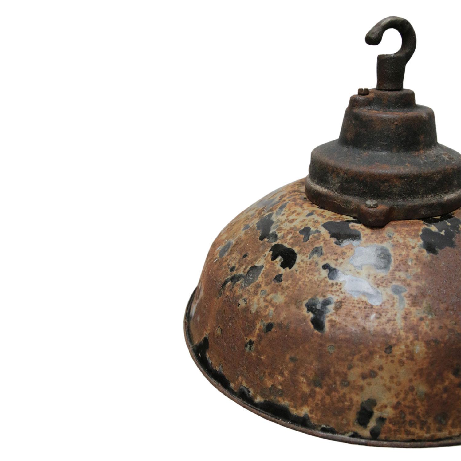 Rare French industrial pendant made of enamel with cast iron top.

Weight 2.5 kg / 5.5 lb.

All lamps have been made suitable by international standards for incandescent light bulbs, energy-efficient and LED bulbs with an E27 socket, max 150W.