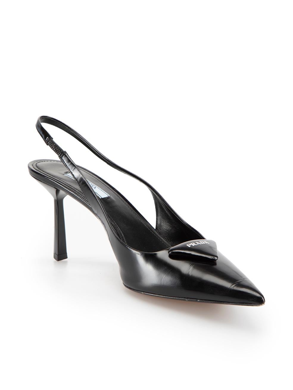 CONDITION is Very Good. Minimal wear to shoes is evident. Minimal wear to upper with creasing at the toe as well as noticeable scuffing on the soles of this used Prada designer resale item.



Details


Black

Leather

Heels

Point-toe

Mid