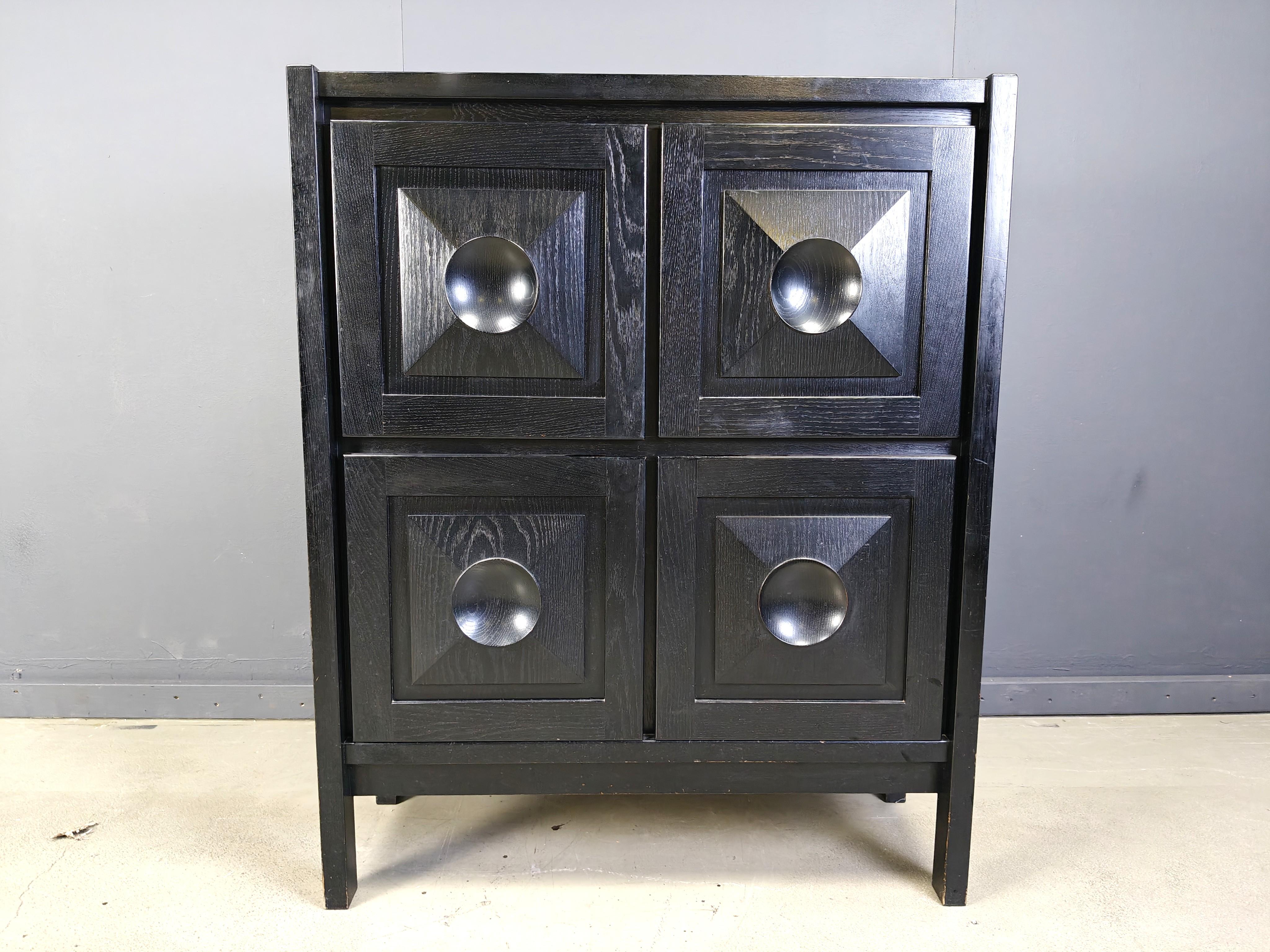 Schwarzer brutalistischer Barschrank, 1970er Jahre im Angebot 2