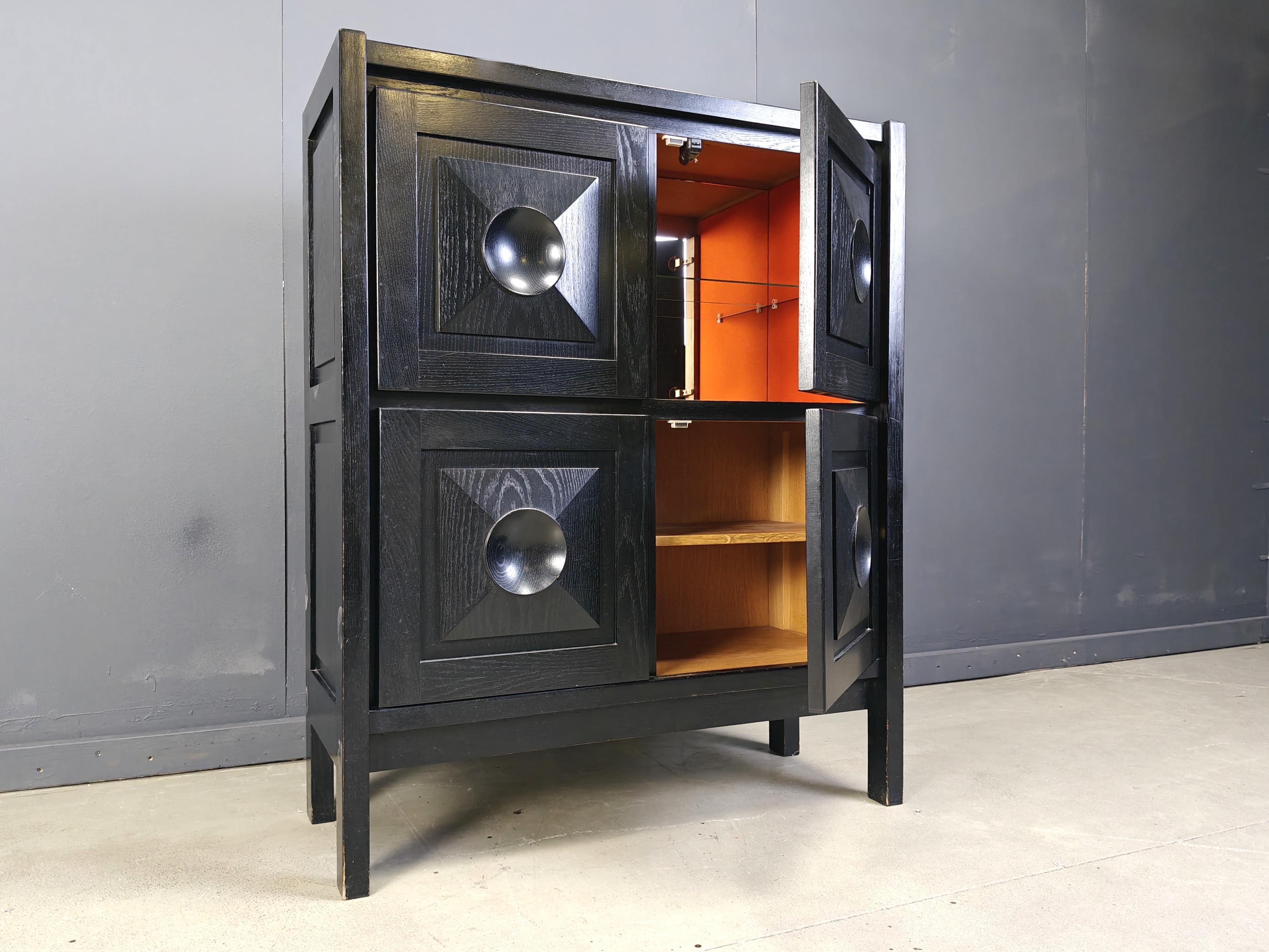 Schwarzer brutalistischer Barschrank, 1970er Jahre (Brutalismus) im Angebot
