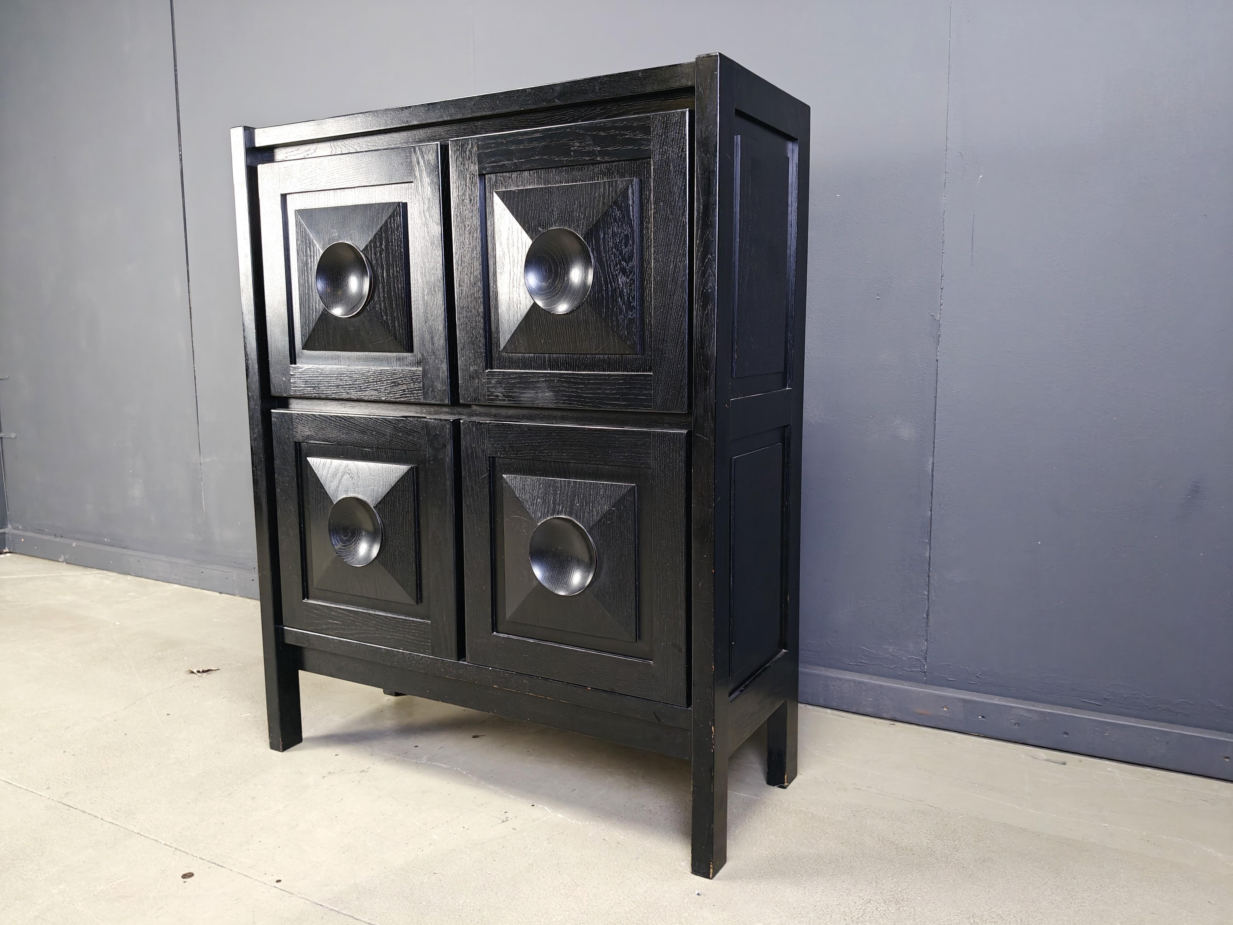 Schwarzer brutalistischer Barschrank, 1970er Jahre (Ende des 20. Jahrhunderts) im Angebot