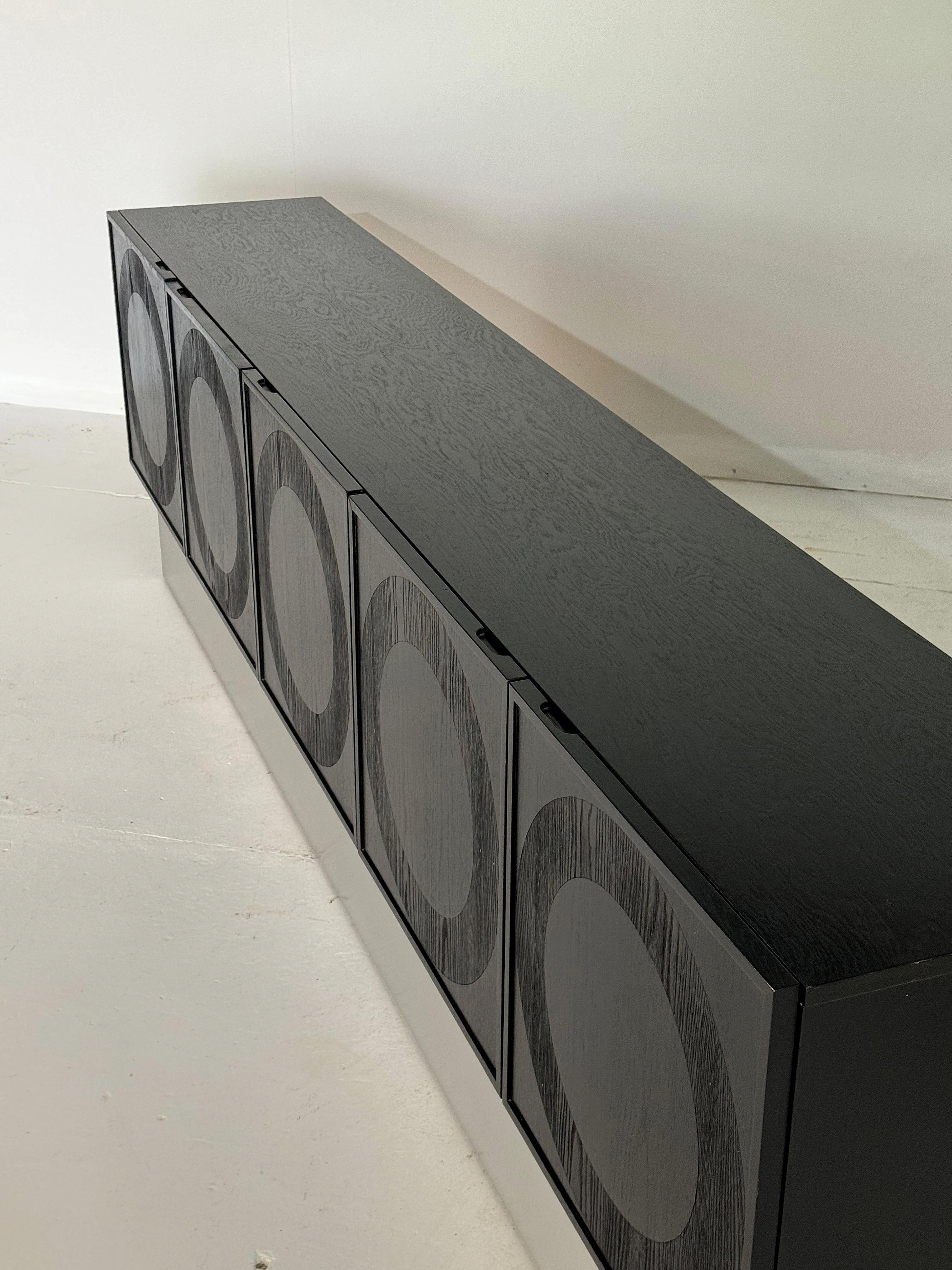 Credenza negra brutalista circulair, Musterring Bélgica en Bueno estado para la venta en Sint-Niklaas, VOV