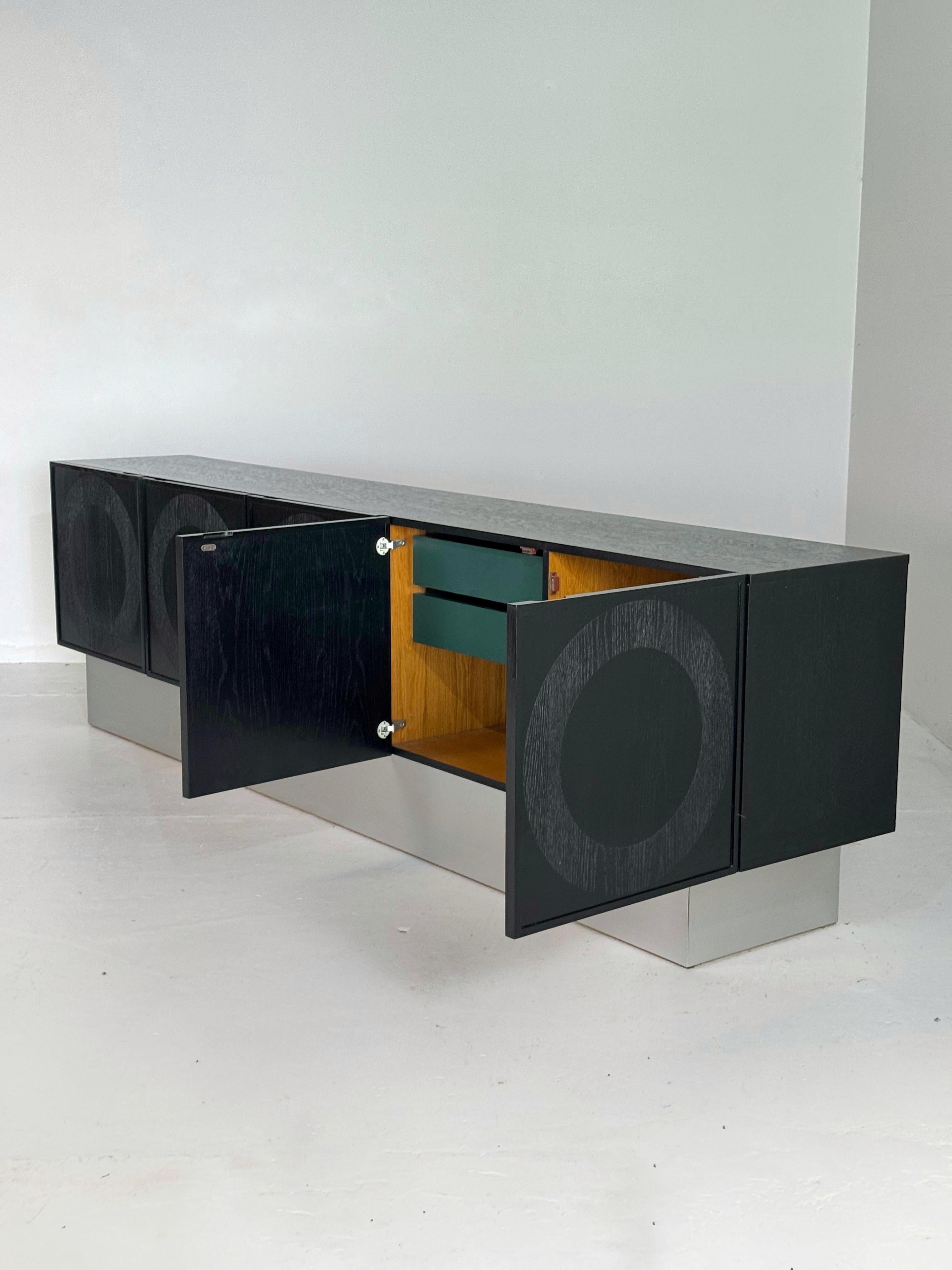 Credenza negra brutalista circulair, Musterring Bélgica finales del siglo XX en venta