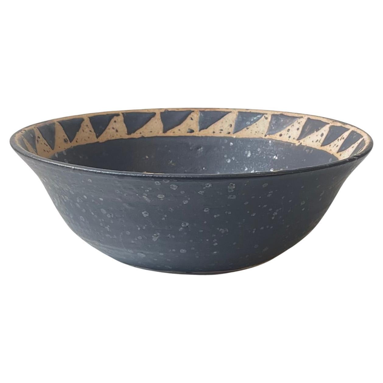 Black Brutalist Stoneware Bowl with Shark Teeth Pattern