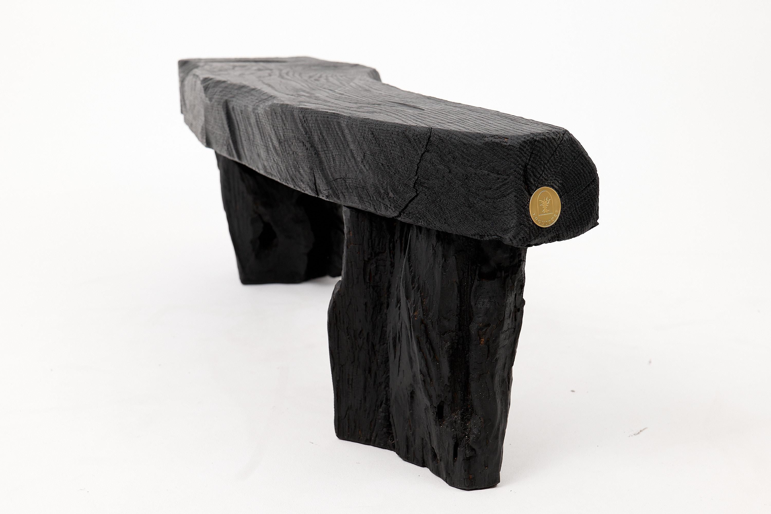 Schwarz gebranntes Holz, Brutalistische Bank, Outdoor & Indoor, Natürlich und umweltfreundlich im Angebot 7