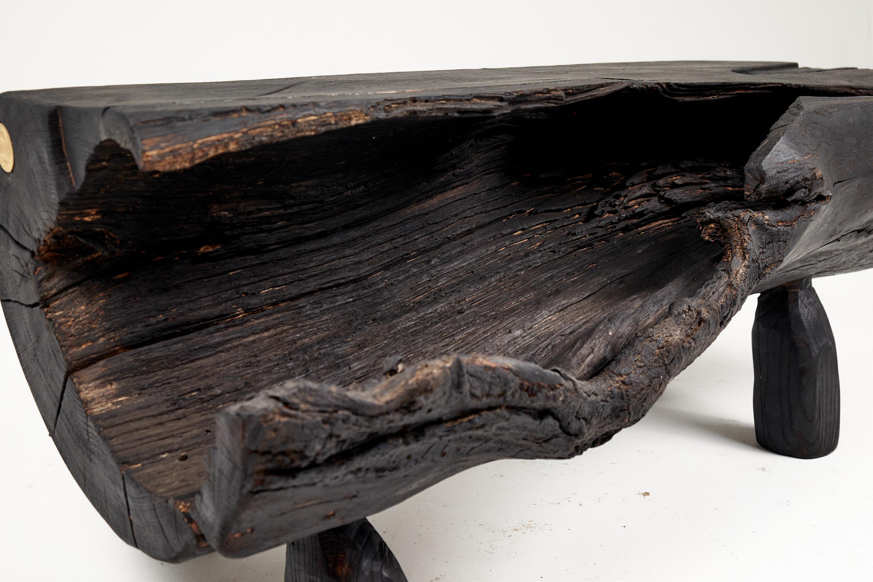 XXI secolo e contemporaneo Black Burnt Wood, Panchina brutalista, Da esterno e da interno, Naturale ed ecologica in vendita