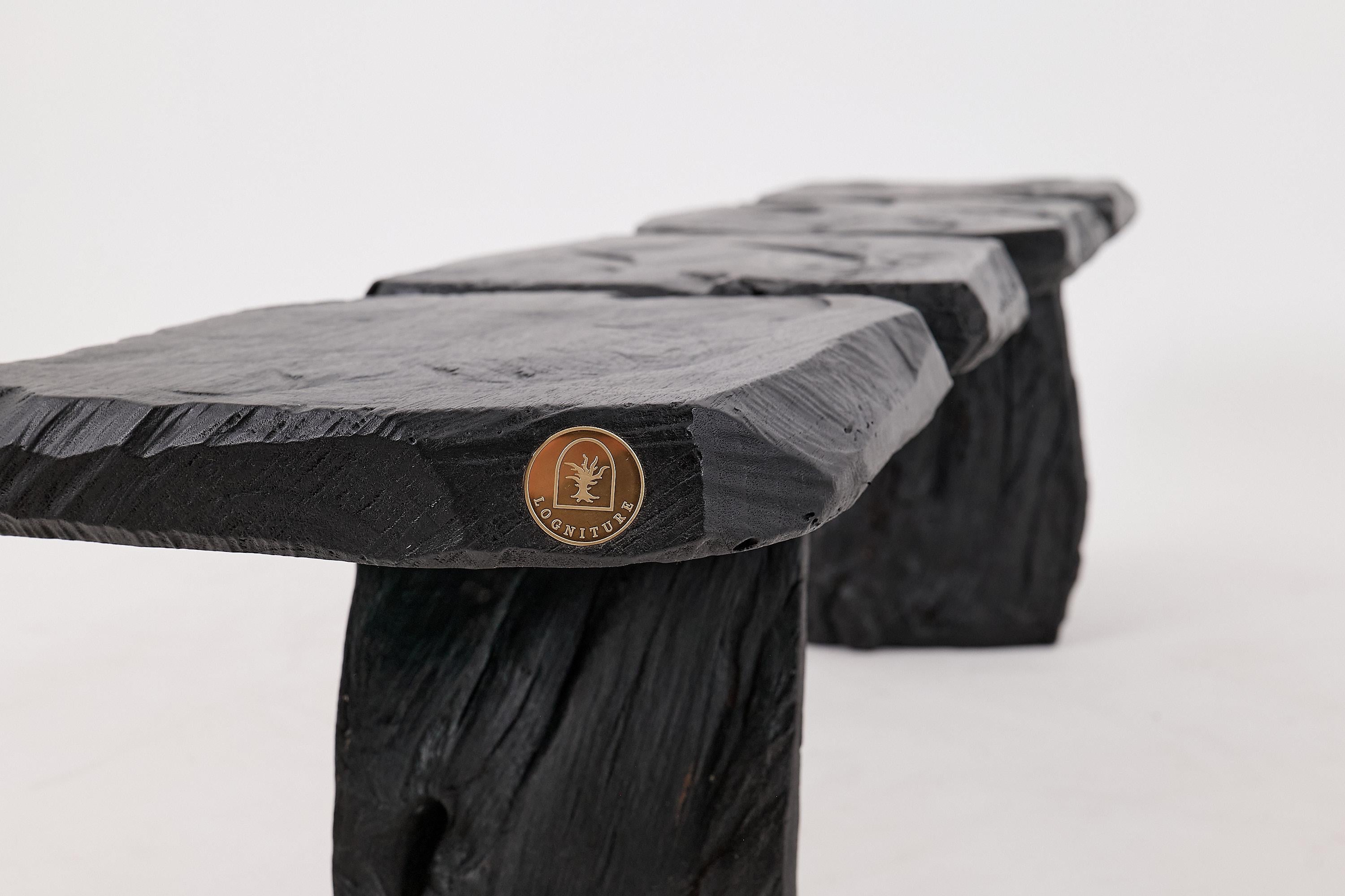 Schwarz gebranntes Holz, Brutalistische Bank, Outdoor & Indoor, Natürlich und umweltfreundlich (21. Jahrhundert und zeitgenössisch) im Angebot