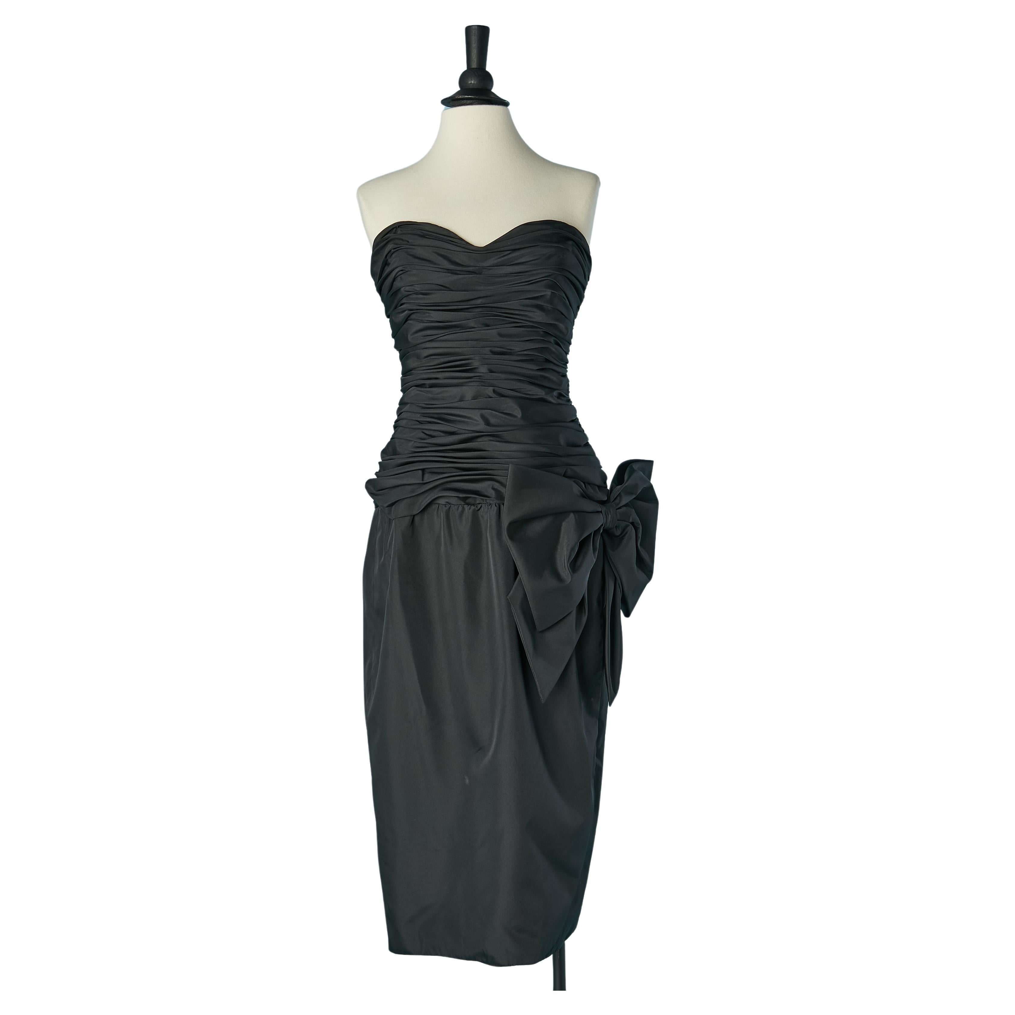 Schwarzes Bustier-Cocktailkleid, drapiert auf der Büste CD de Christian Dior, um 1980