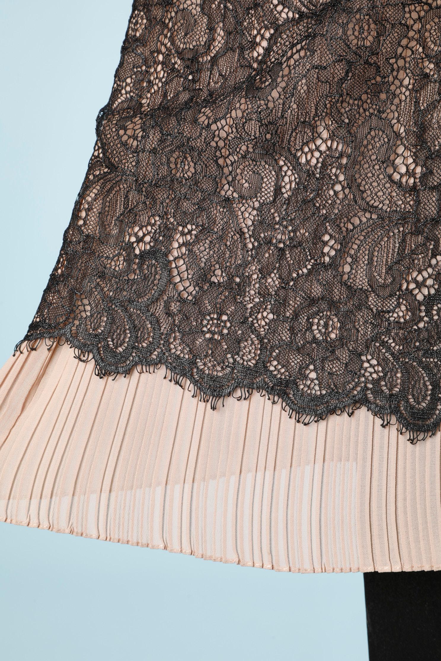Black bustier dress with lace and sunary pleated lays Roberto Cavalli Class  In Excellent Condition For Sale In Saint-Ouen-Sur-Seine, FR