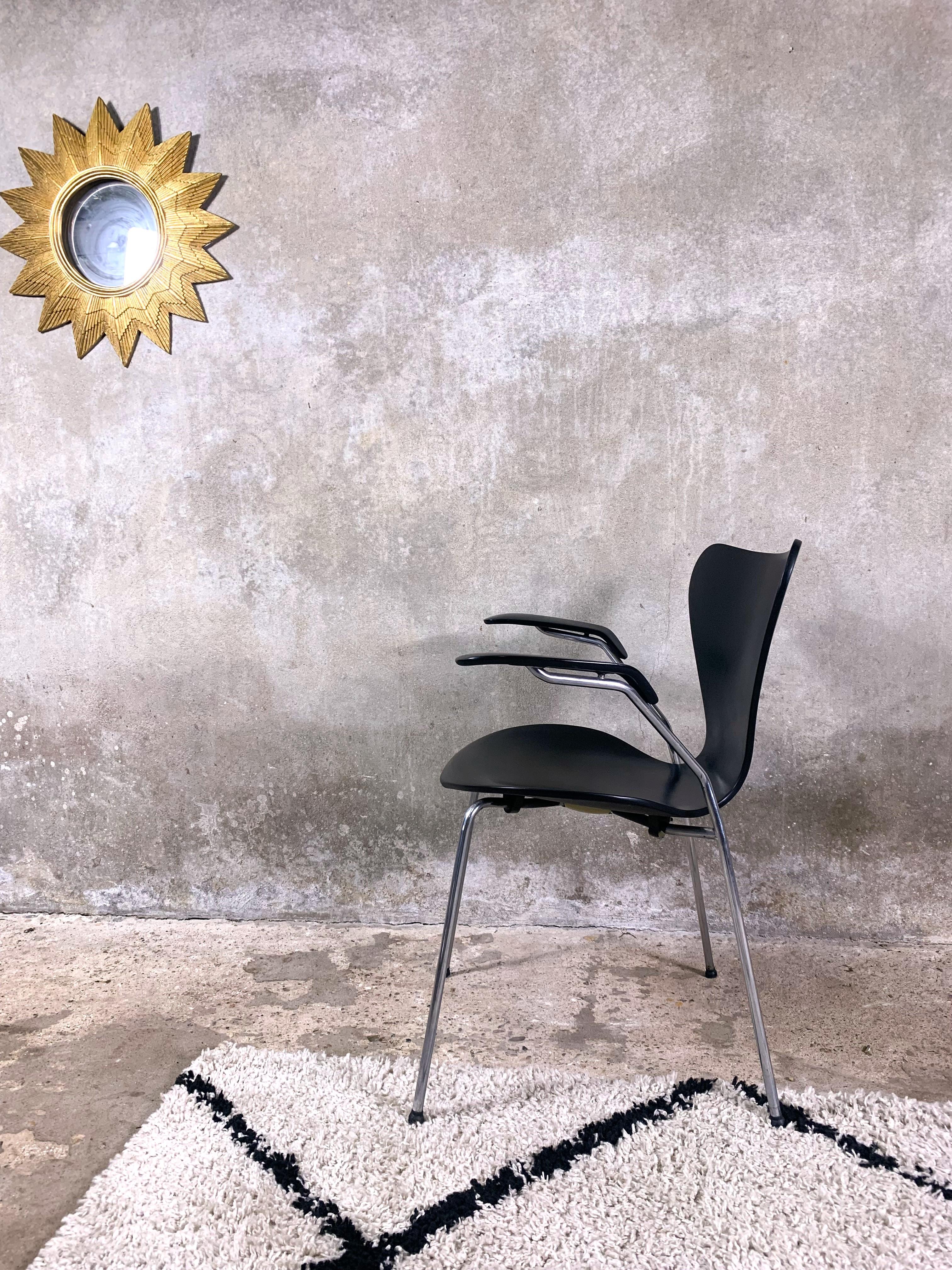 Black Butterfly Armchair By Arne Jacobsen For Fritz Hansen In Good Condition For Sale In Bunnik, NL