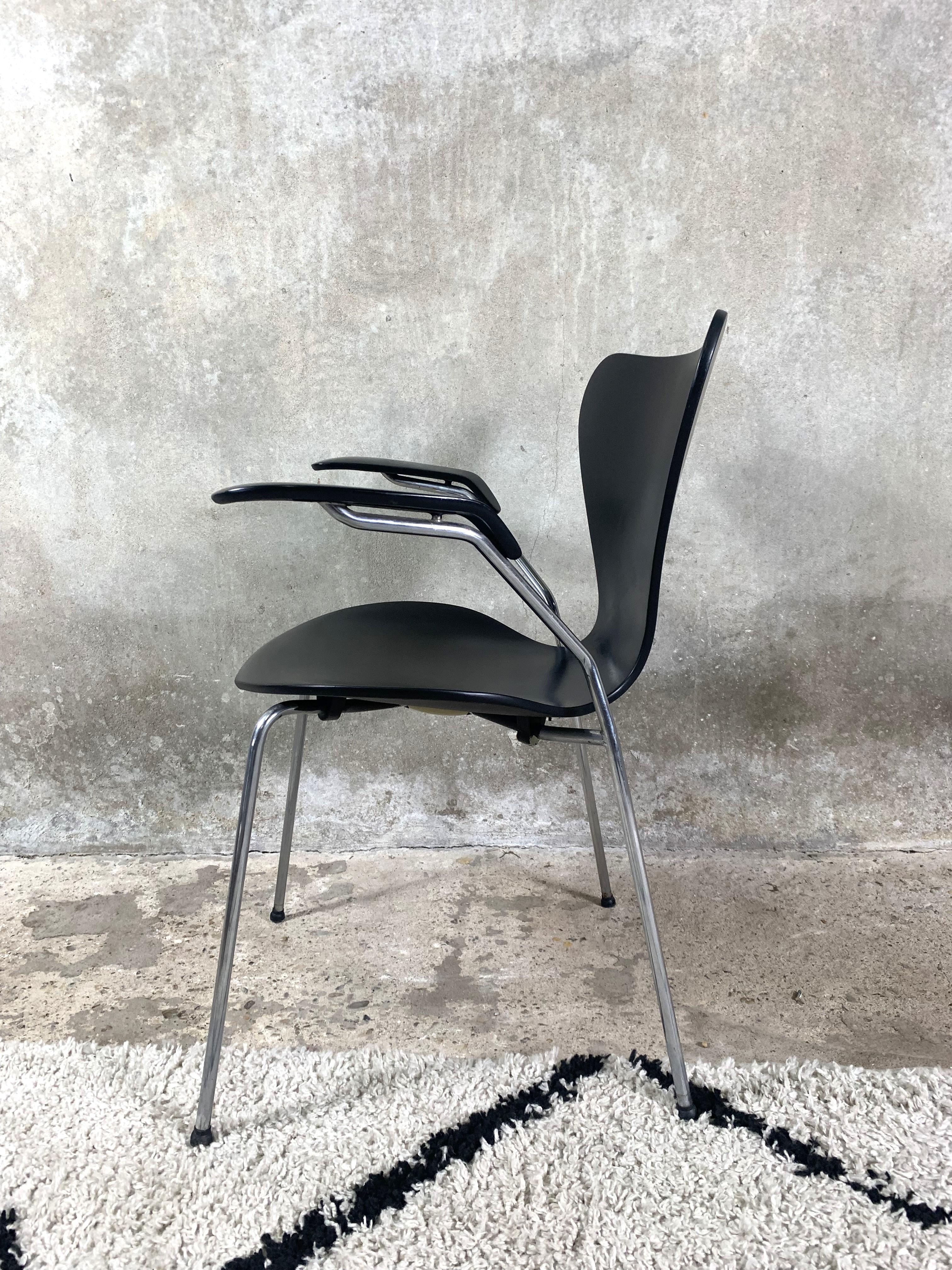 20th Century Black Butterfly Armchair By Arne Jacobsen For Fritz Hansen For Sale
