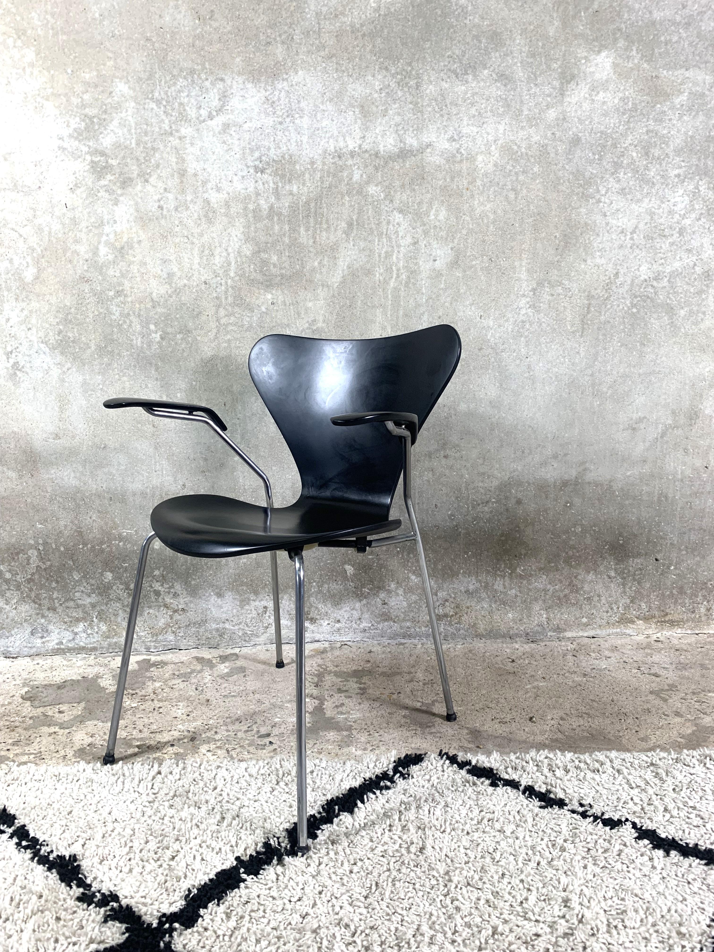 Metal Black Butterfly Armchair By Arne Jacobsen For Fritz Hansen For Sale