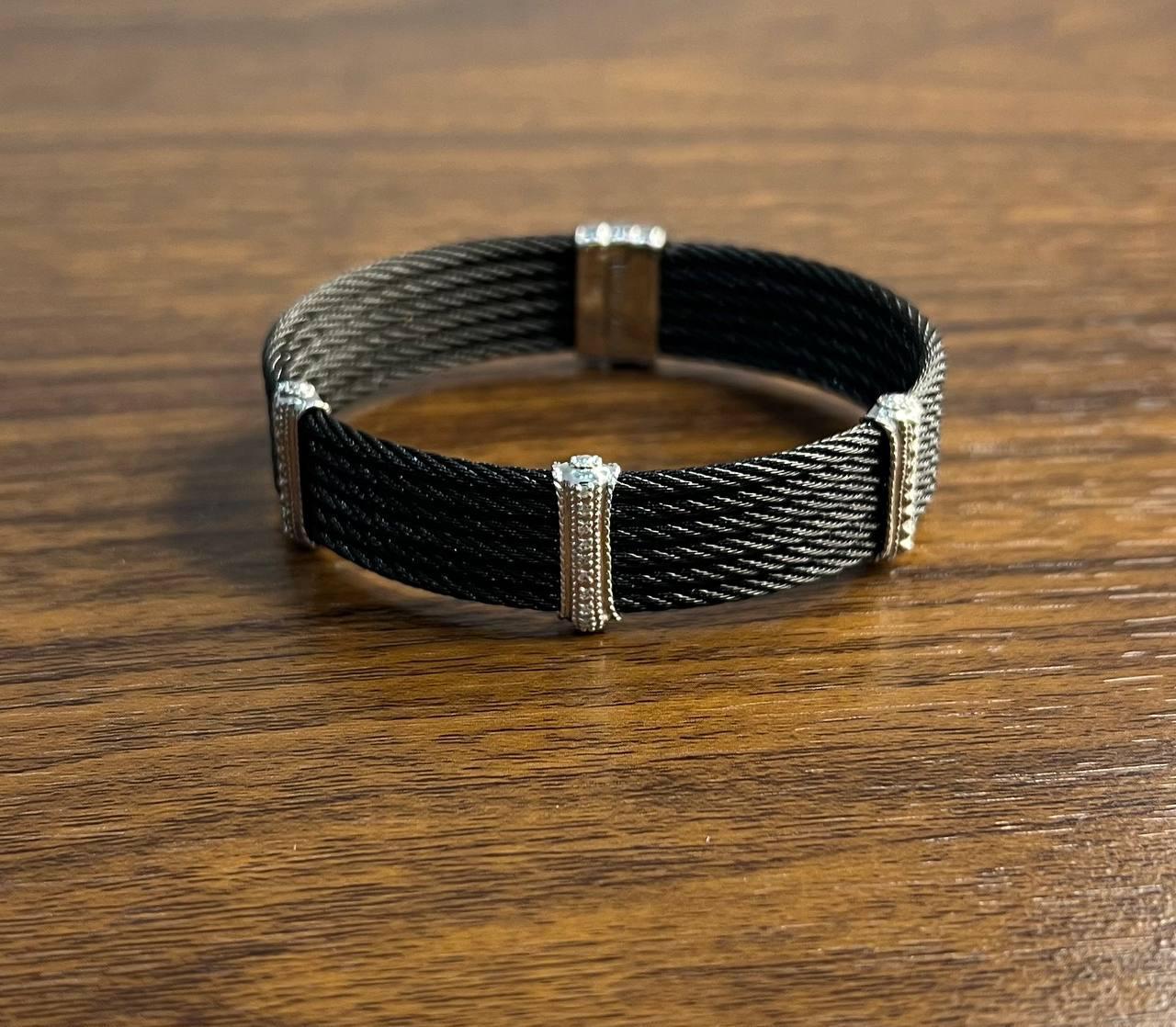 Bracelet fantaisie filigrane à plusieurs rangs avec diamants en or blanc 18 carats Neuf - En vente à Oakton, VA