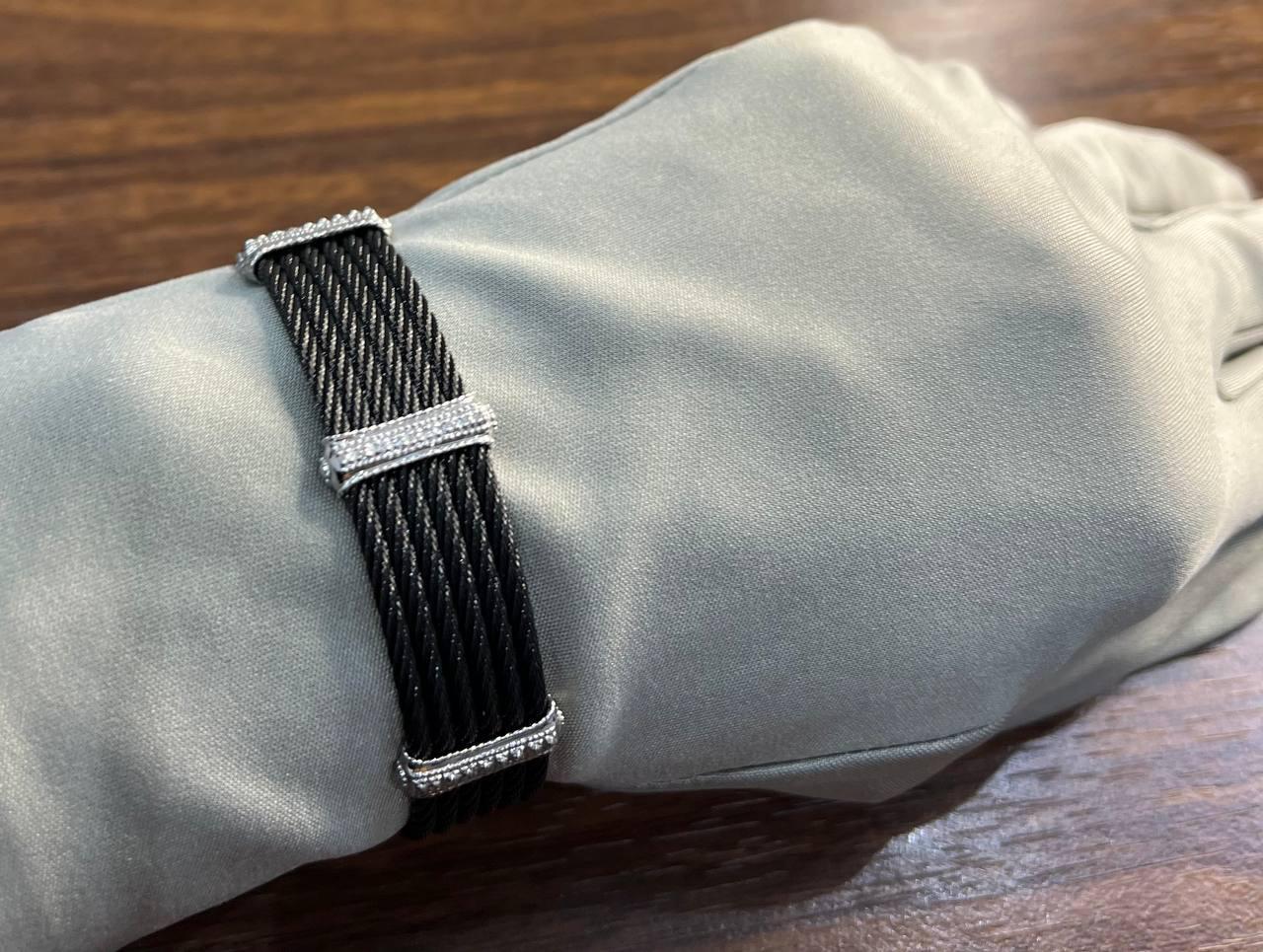 Bracelet fantaisie filigrane à plusieurs rangs avec diamants en or blanc 18 carats en vente 2