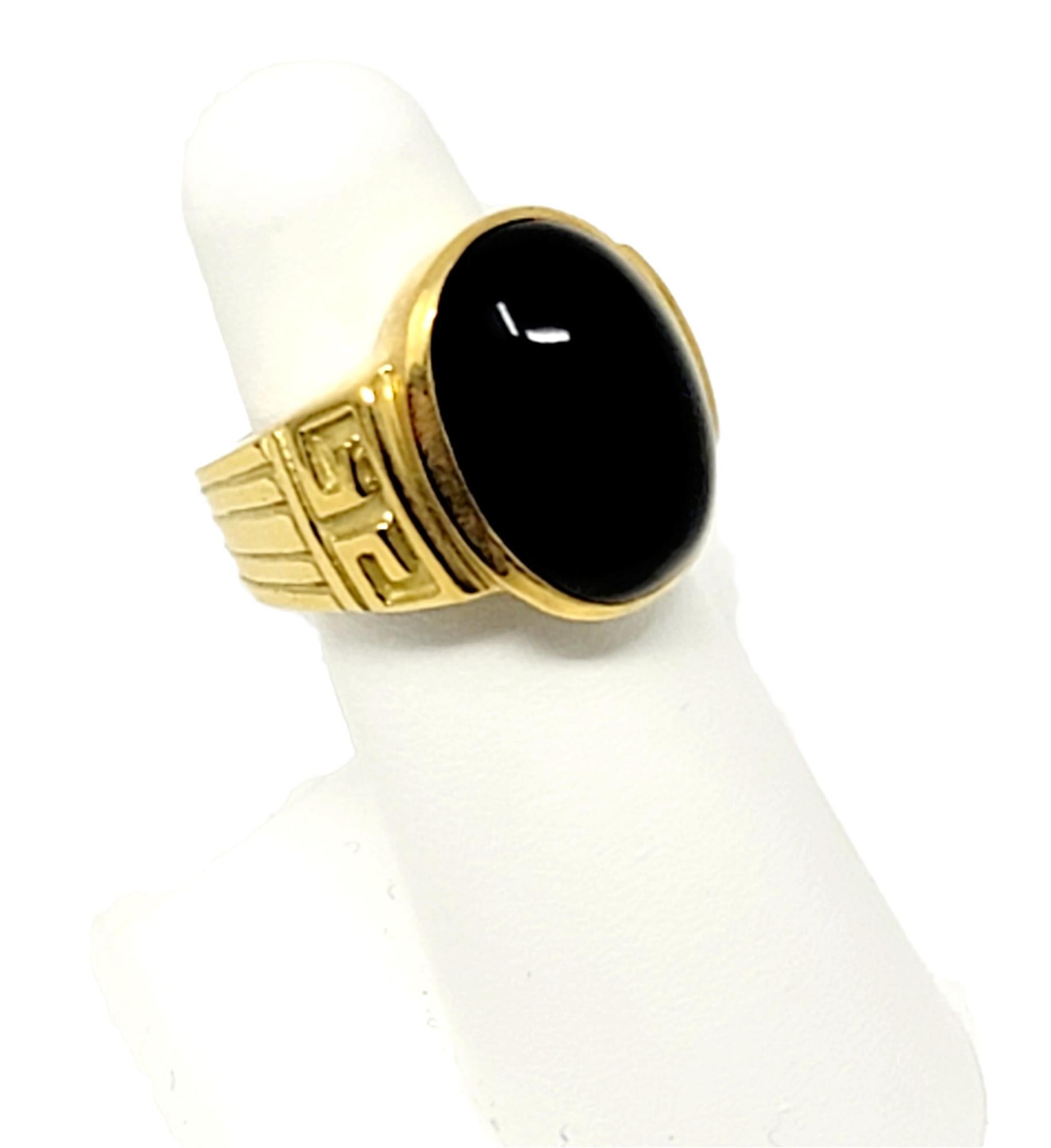 Black Cabochon Oval Onyx Ring in 18 Karat Yellow Gold Bold Wide Design For Sale 3