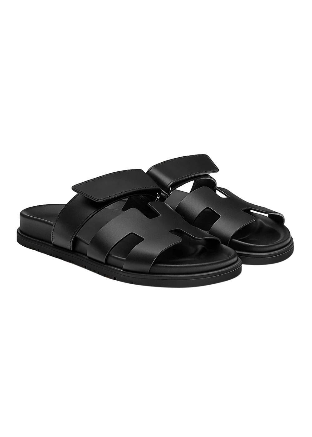 Hermes Chypre sandal

-Techno-sandal in suede goatskin with rubber sole and adjustable strap
-H logo strap 
-Open toe & heel 

Made in France 

PLEASE NOTE, THESE ITEMS ARE PRE-OWNED AND MAY SHOW SIGNS OF BEING STORED EVEN WHEN UNWORN AND UNUSED.