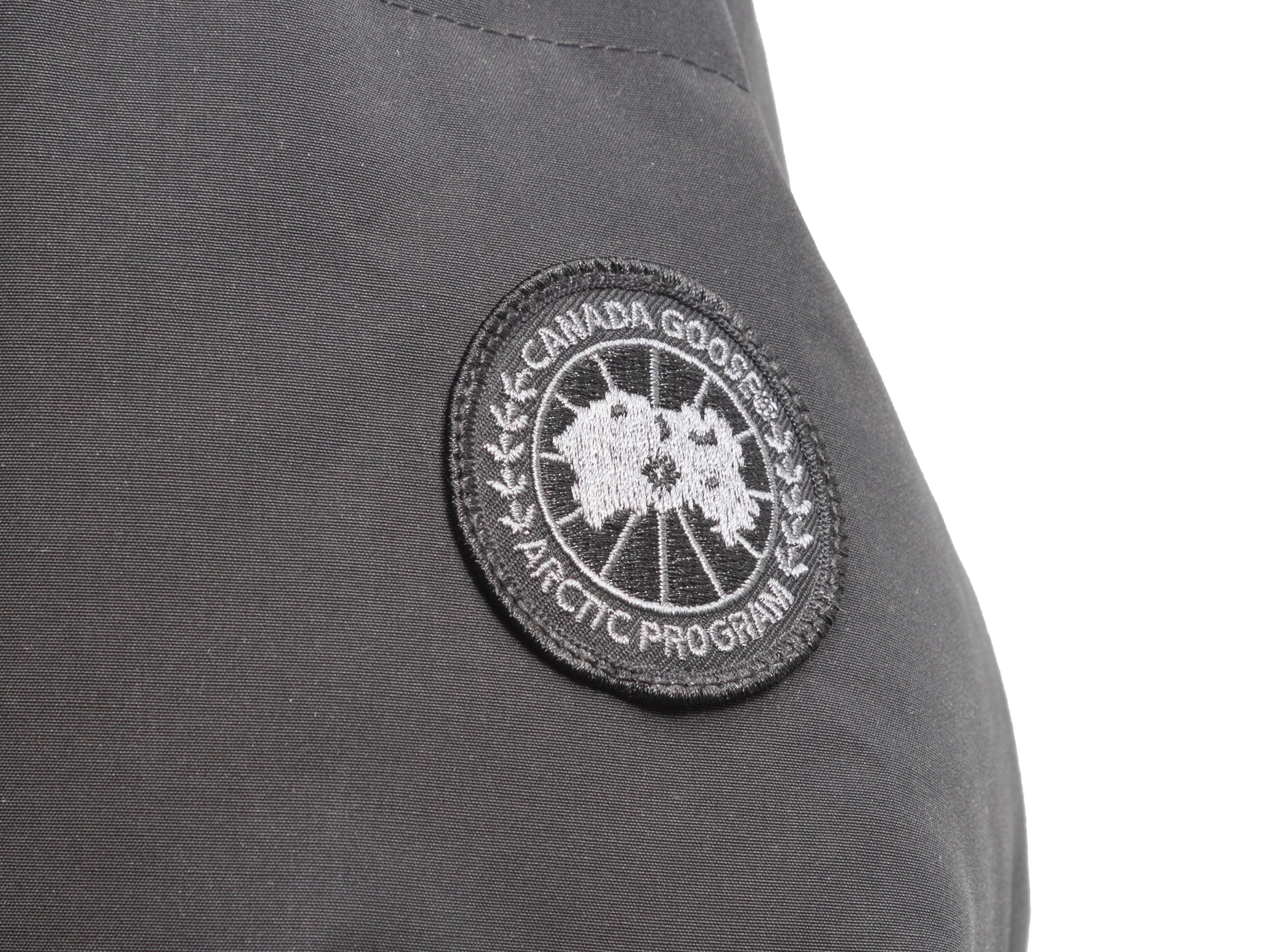 Canada Goose nero con cappuccio in piuma d'oca taglia L. in vendita 1