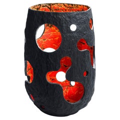 Jarrón escultural «Black Candle Lantern», de Donatas Zukauskas