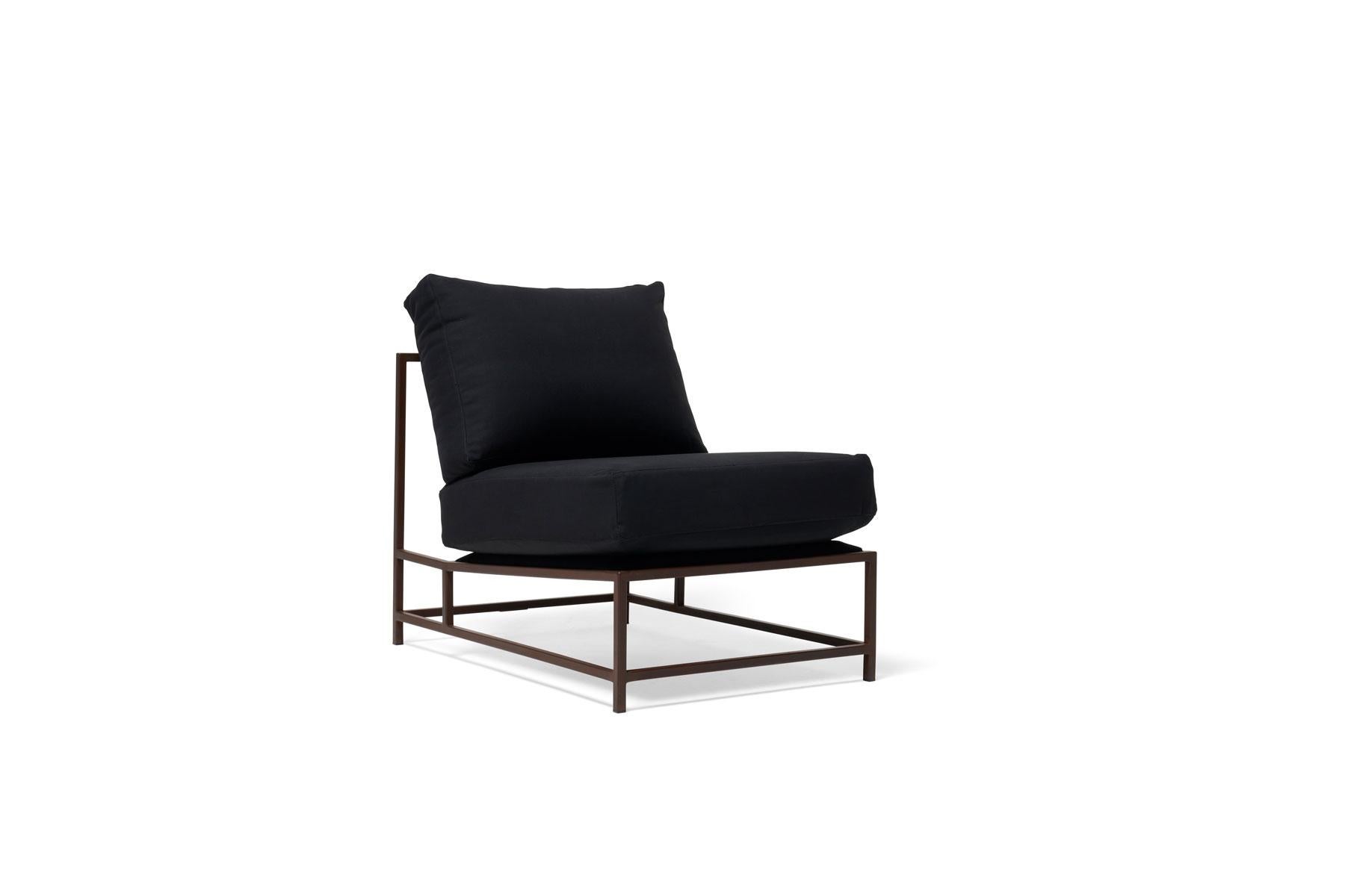 Stuhl aus schwarzem Segeltuch und marmoriertem Rost (Moderne) im Angebot