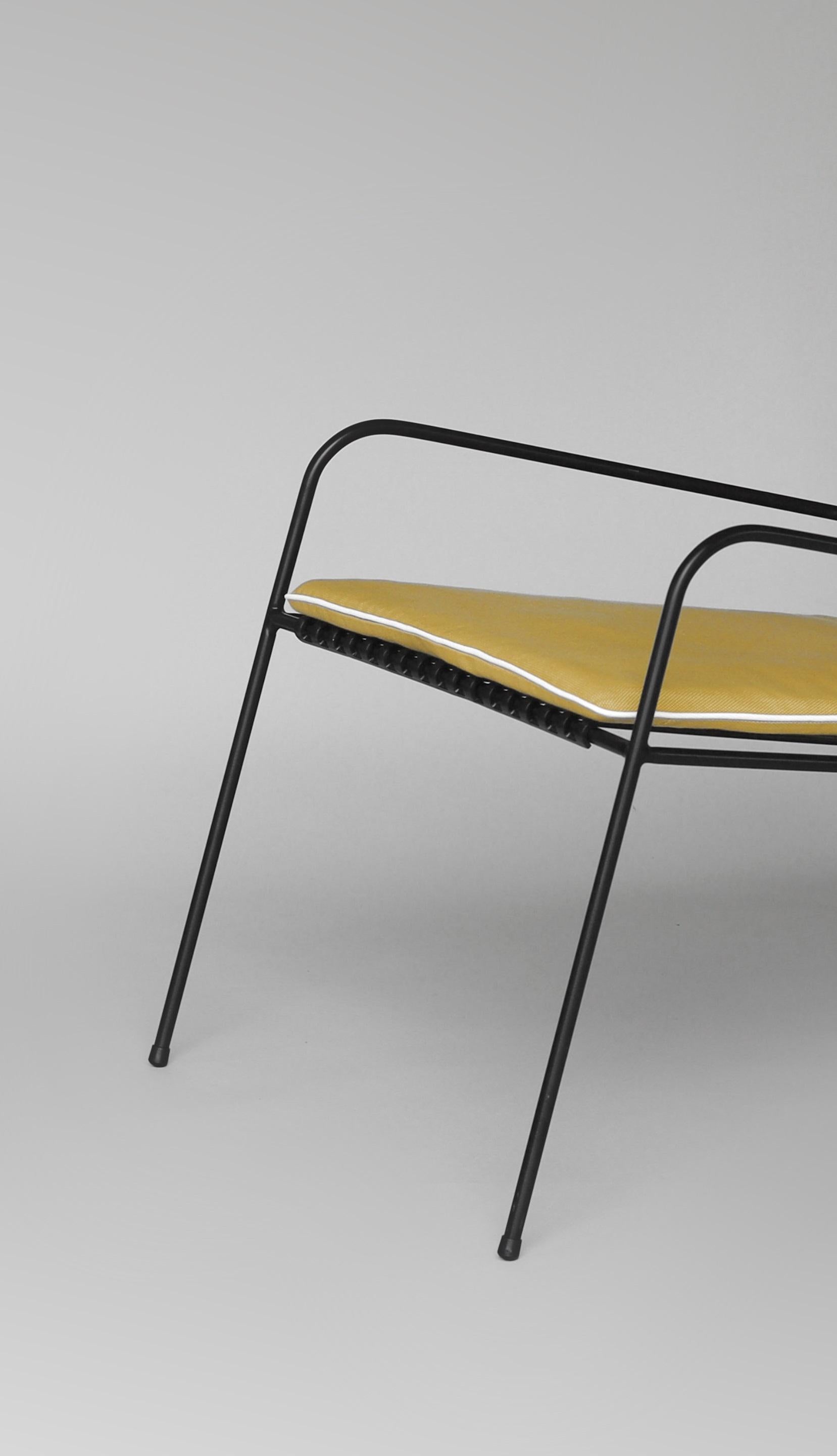 Schwarzer Capri Easy Loungesessel mit Rückenlehne und Sitzkissen von Cools Collection (Postmoderne) im Angebot