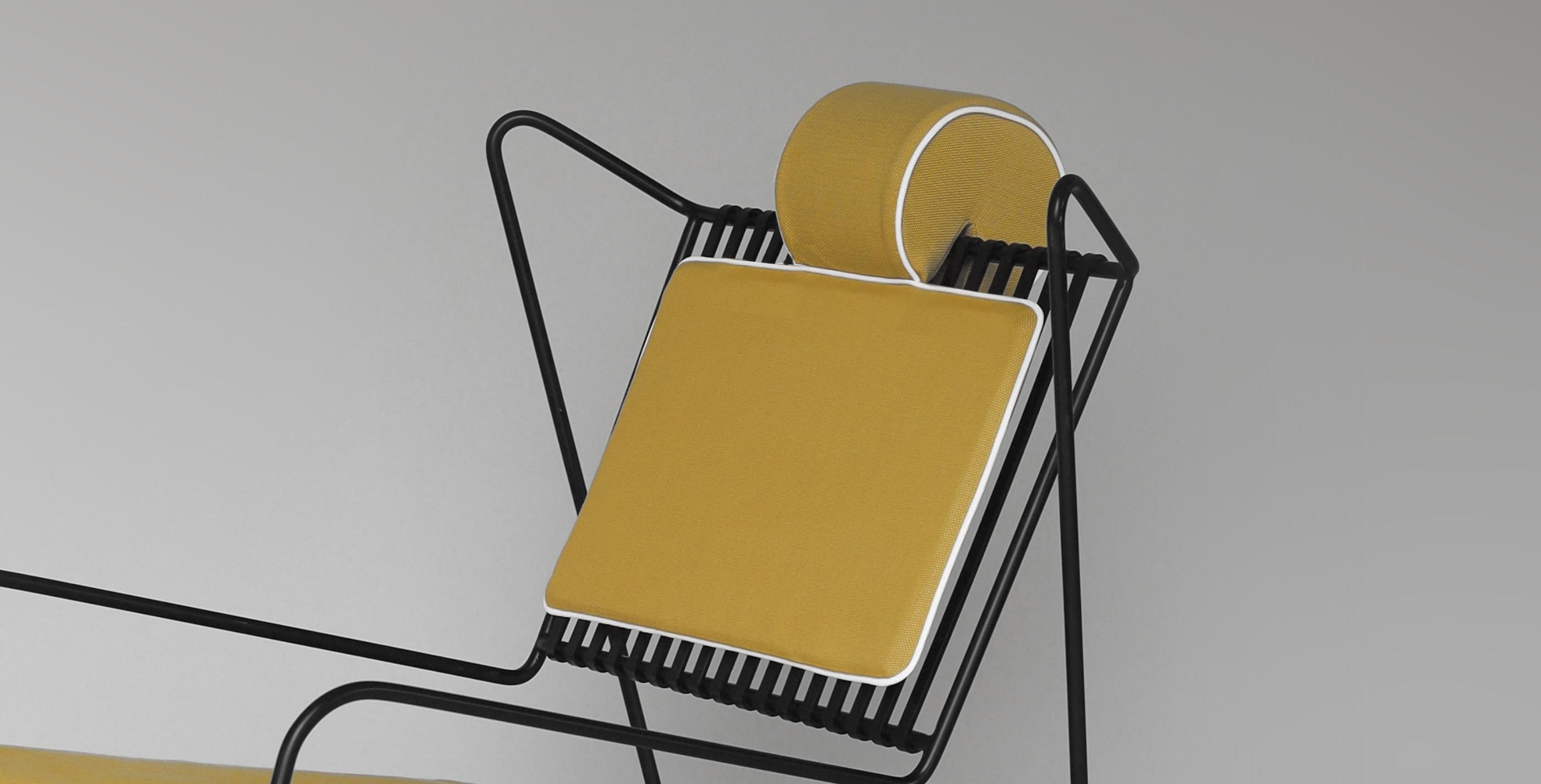 Schwarzer Capri Easy Loungesessel mit Rückenlehne und Sitzkissen von Cools Collection (Deutsch) im Angebot