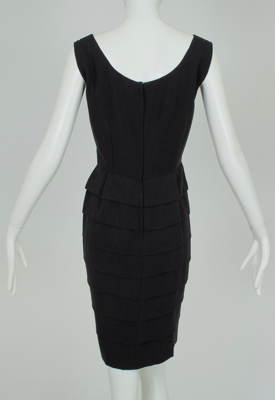 Robe de cocktail sans manches avec nœud à la taille, inspirée de Capucci, noire - M-One, années 1960 Unisexe en vente