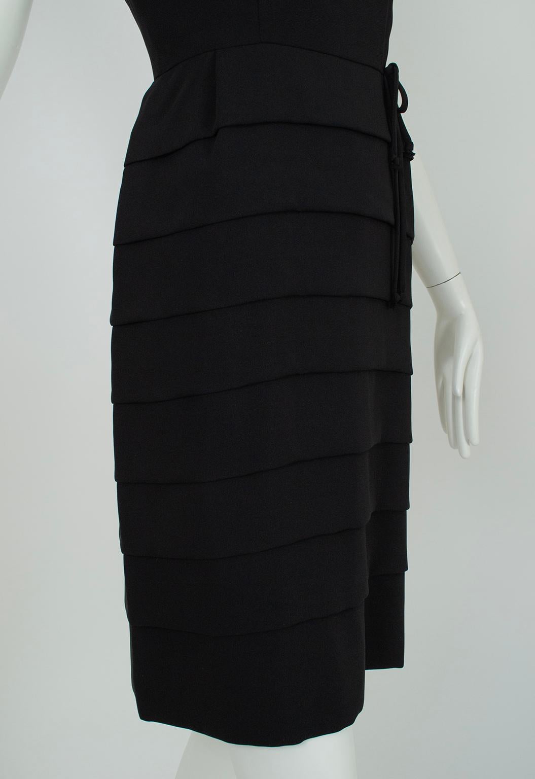 Robe de cocktail sans manches avec nœud à la taille, inspirée de Capucci, noire - M-One, années 1960 en vente 2