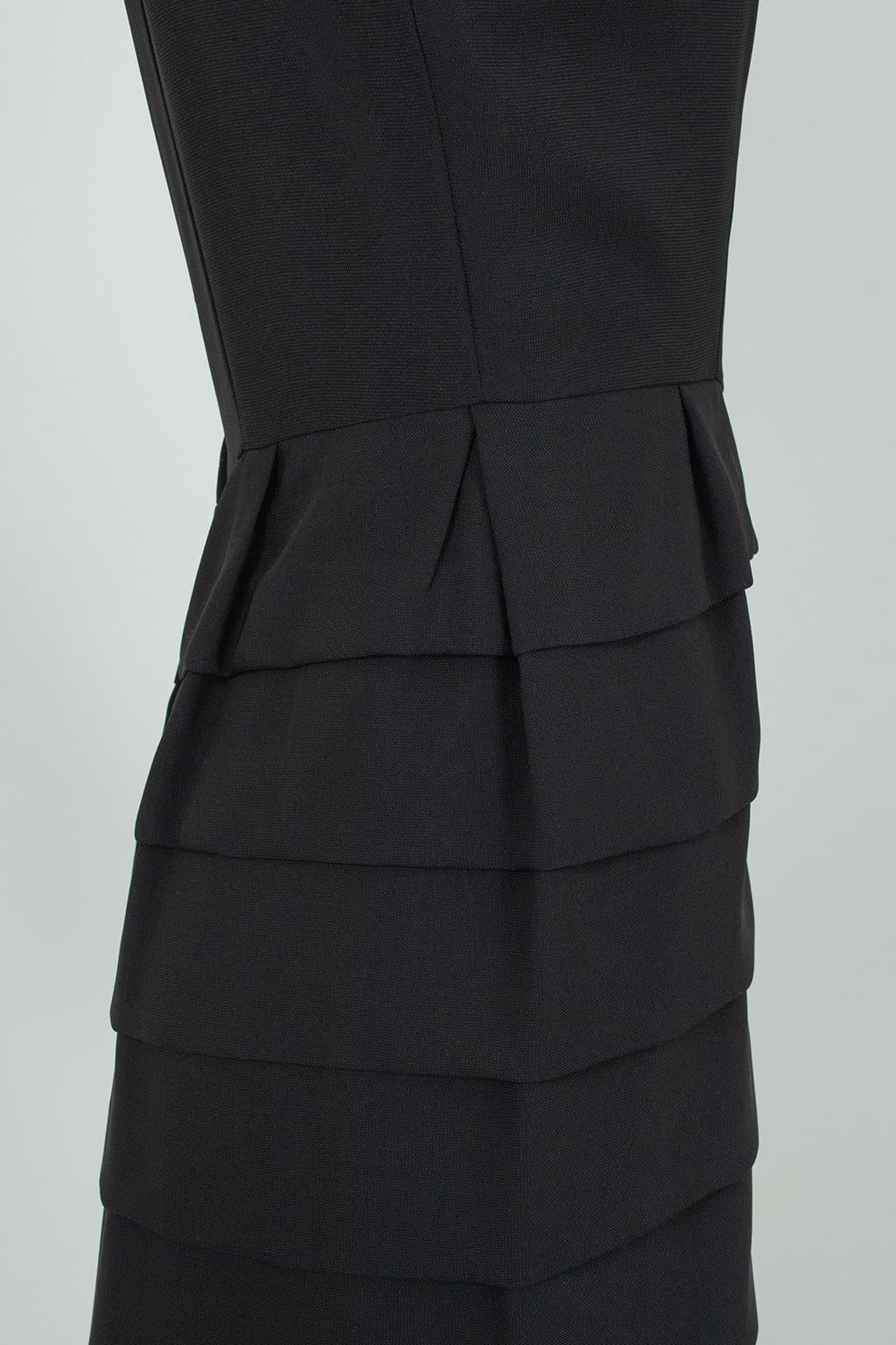 Robe de cocktail sans manches avec nœud à la taille, inspirée de Capucci, noire - M-One, années 1960 en vente 3