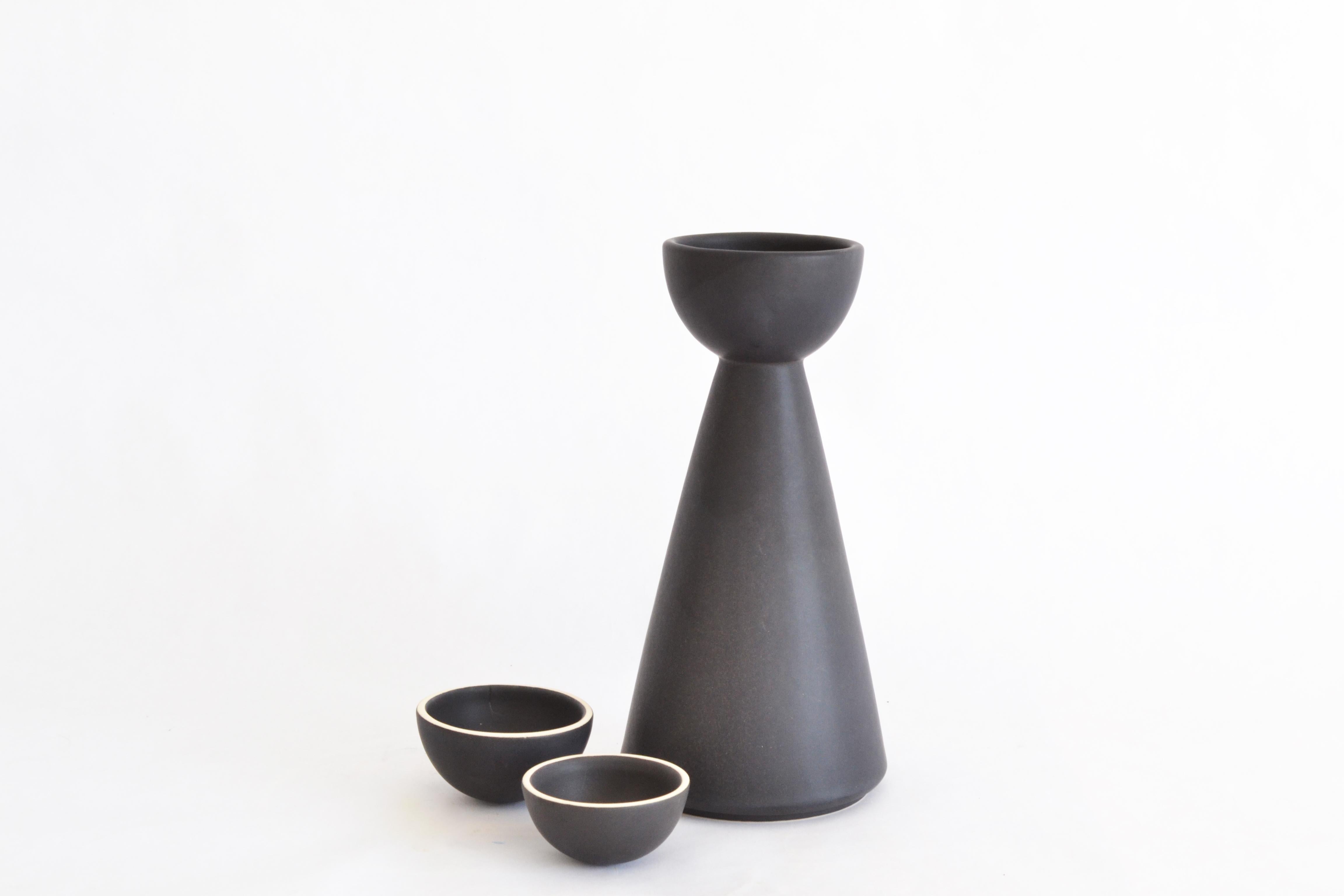BLACK Carafe Contemporary Inspired by Traditional Jug Pitcher for Mezcal For Sale 2