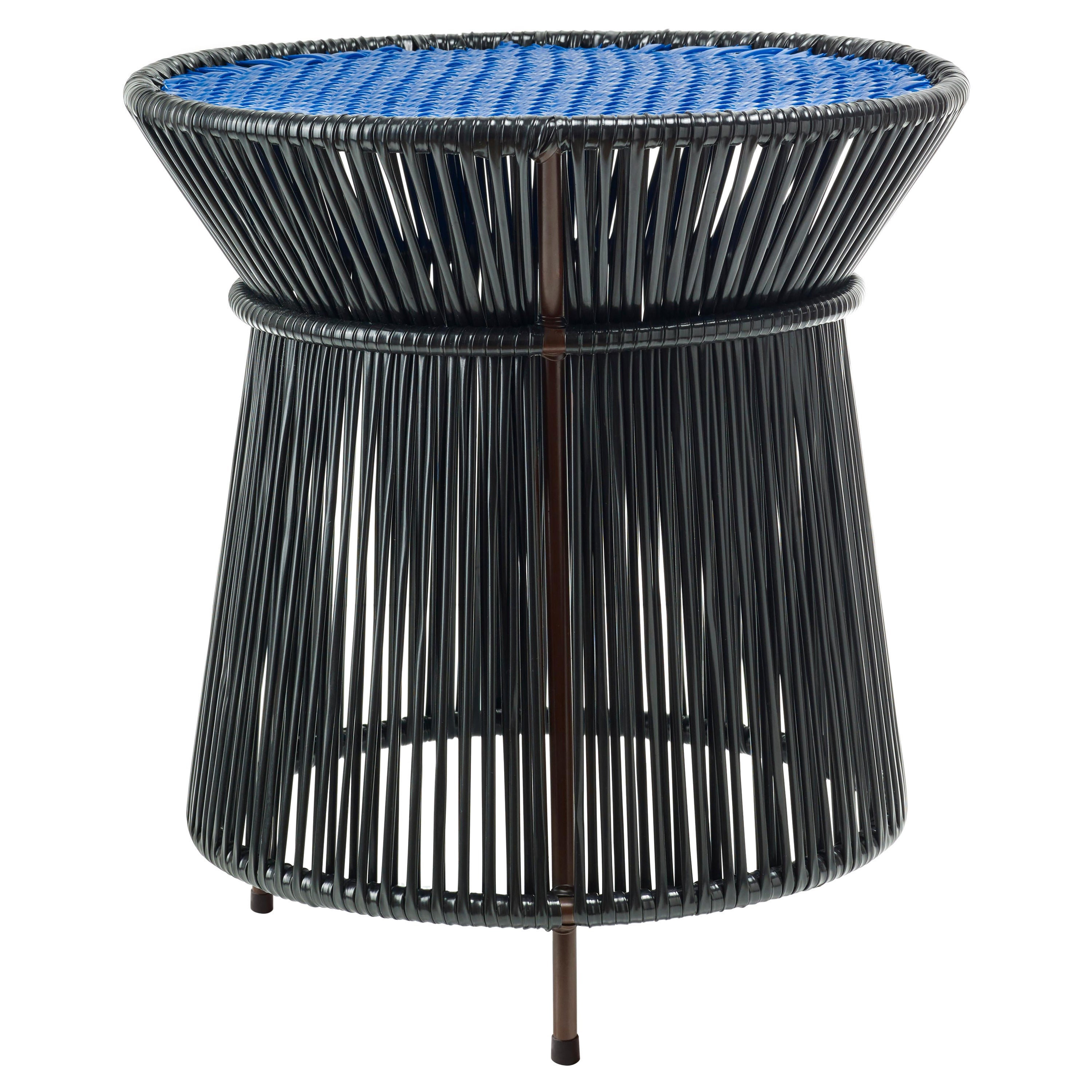 Tavolo alto Black Caribe di Sebastian Herkner