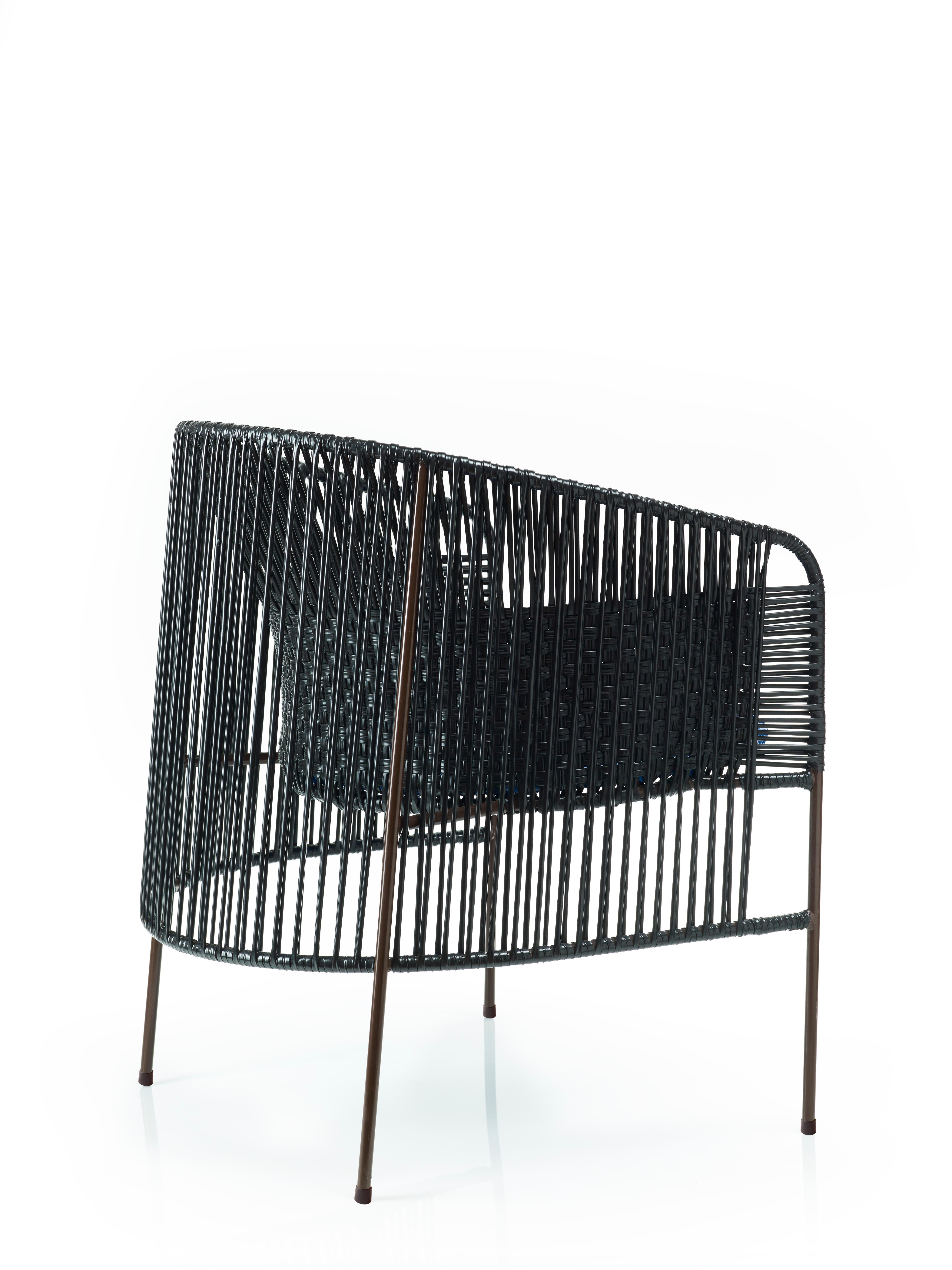 Silla de salón Caribe negra de Sebastian Herkner Recubrimiento de polvo en venta