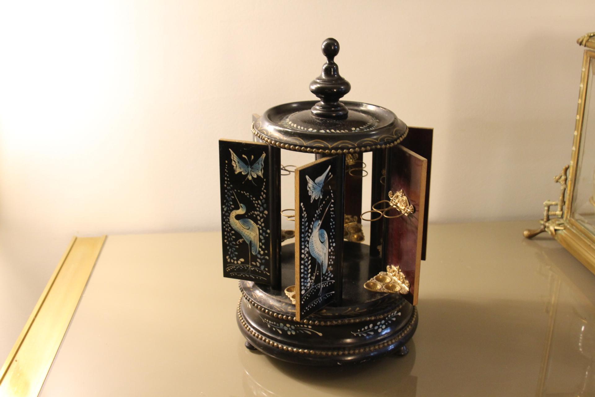 Caja de Cigarros Carrusel Negra, Caja de Música Giratoria con Pájaros Azules Pintados a Mano en venta 2