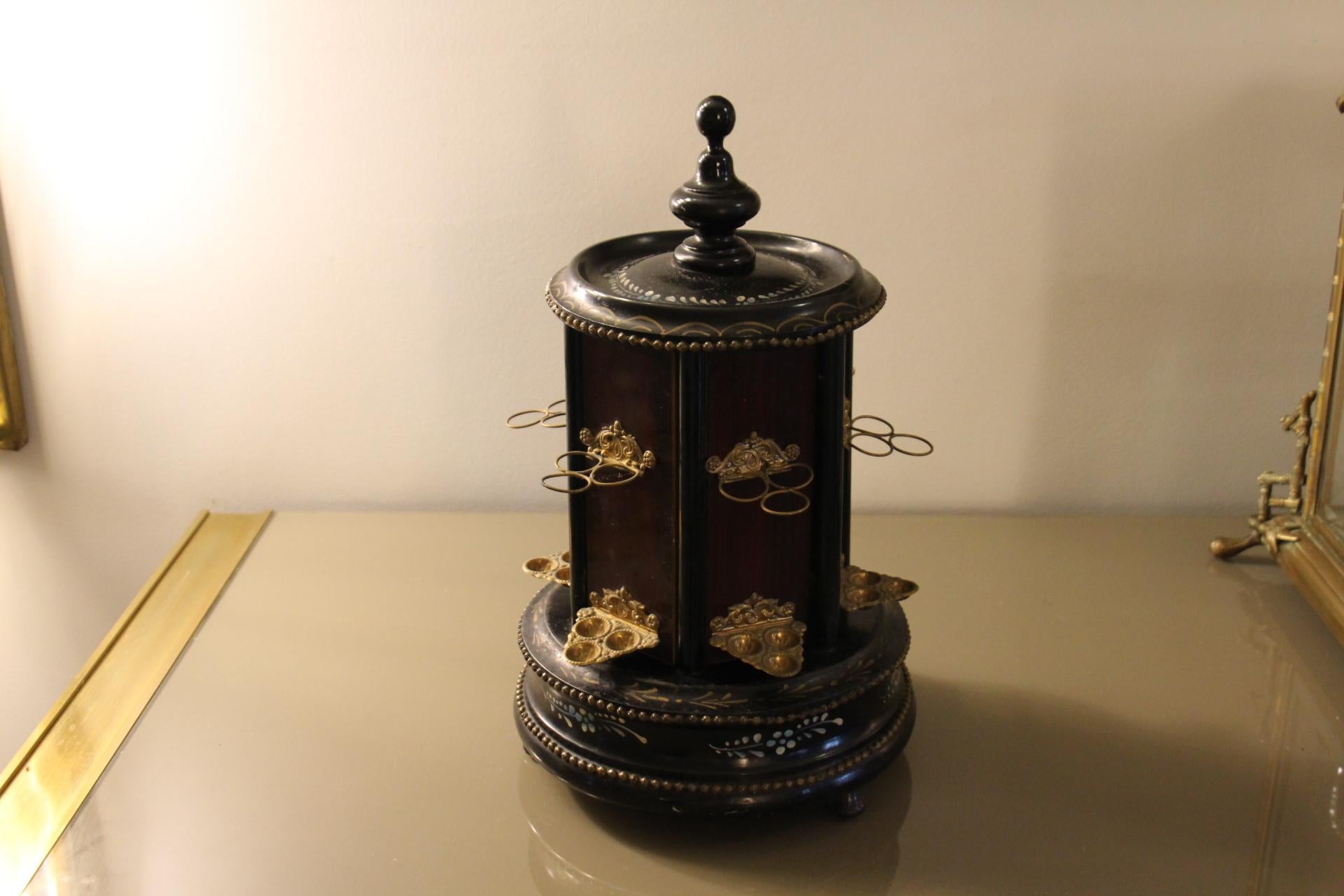 Caja de Cigarros Carrusel Negra, Caja de Música Giratoria con Pájaros Azules Pintados a Mano en venta 3