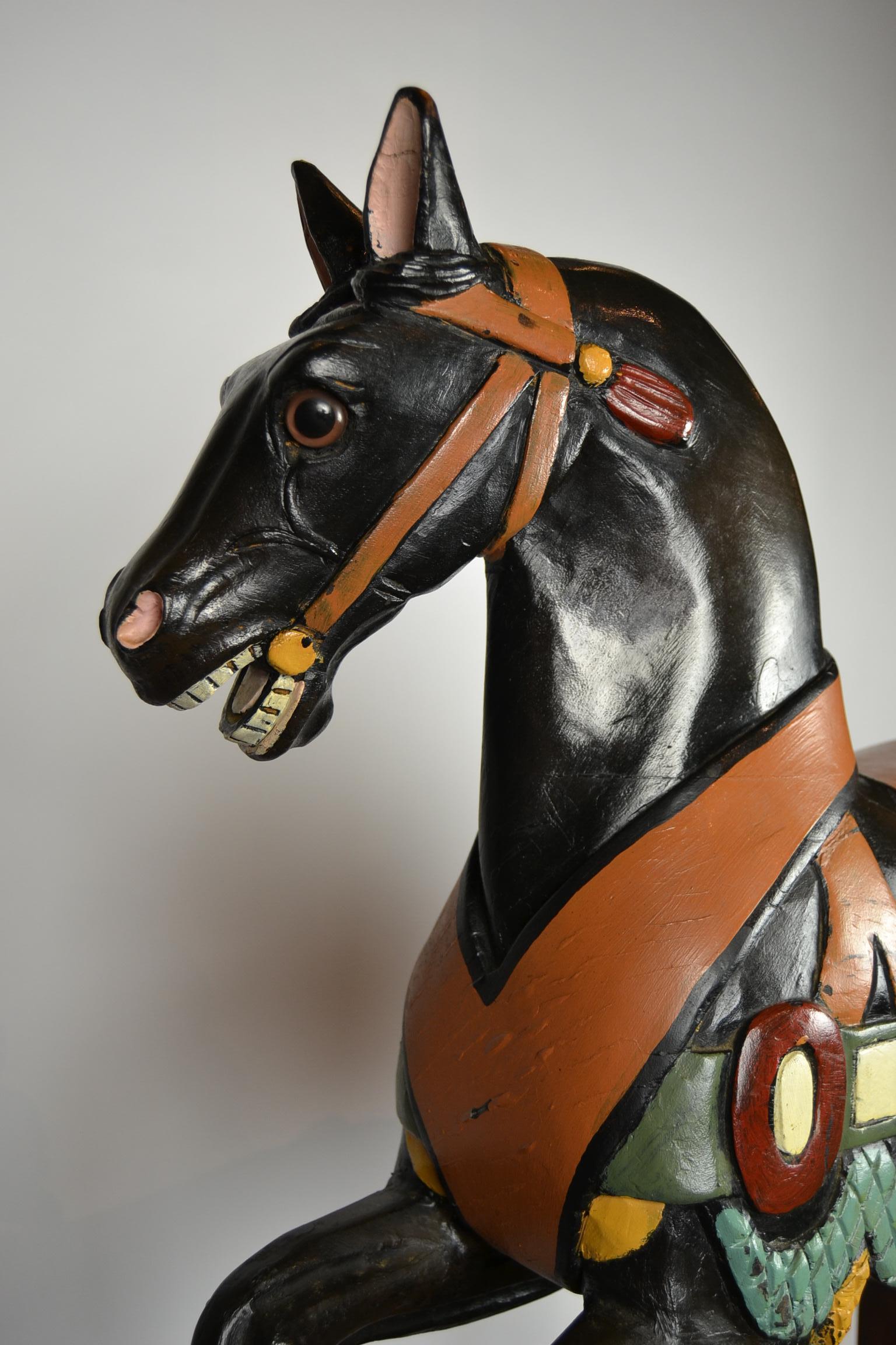 20ième siècle Cheval de manège noir, sculpture de cheval en bois sur socle en métal, années 1960 en vente
