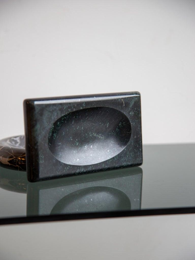 Black Carrara Marble Soap Tray In Good Condition For Sale In Byron Bay, NSW