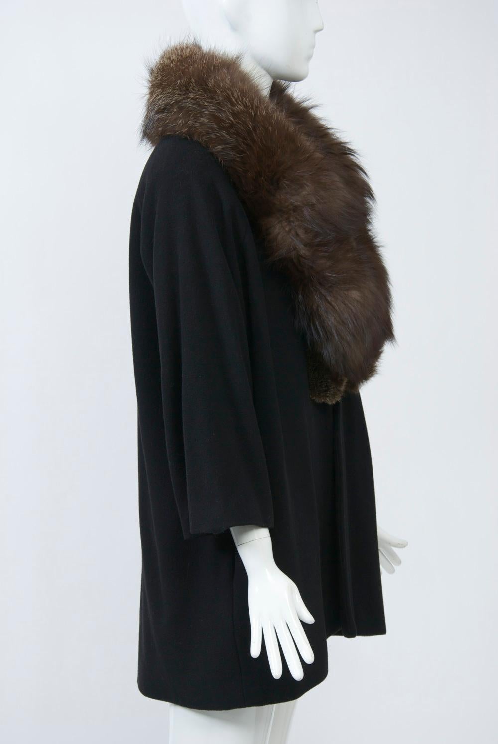 Black Cashmere-Blend Jacket with Fox Collar In Good Condition For Sale In Alford, MA