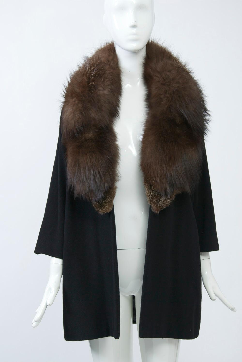 Black Cashmere-Blend Jacket with Fox Collar For Sale 2