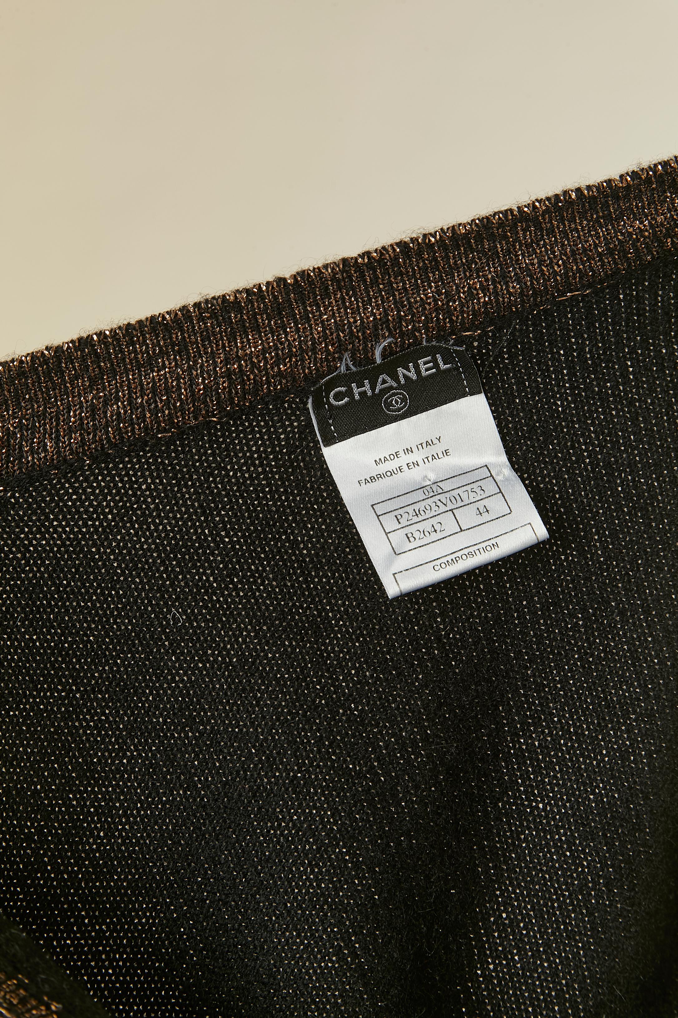 Schwarze Kaschmirstrickjacke mit Lurexrand CHANEL im Angebot 3