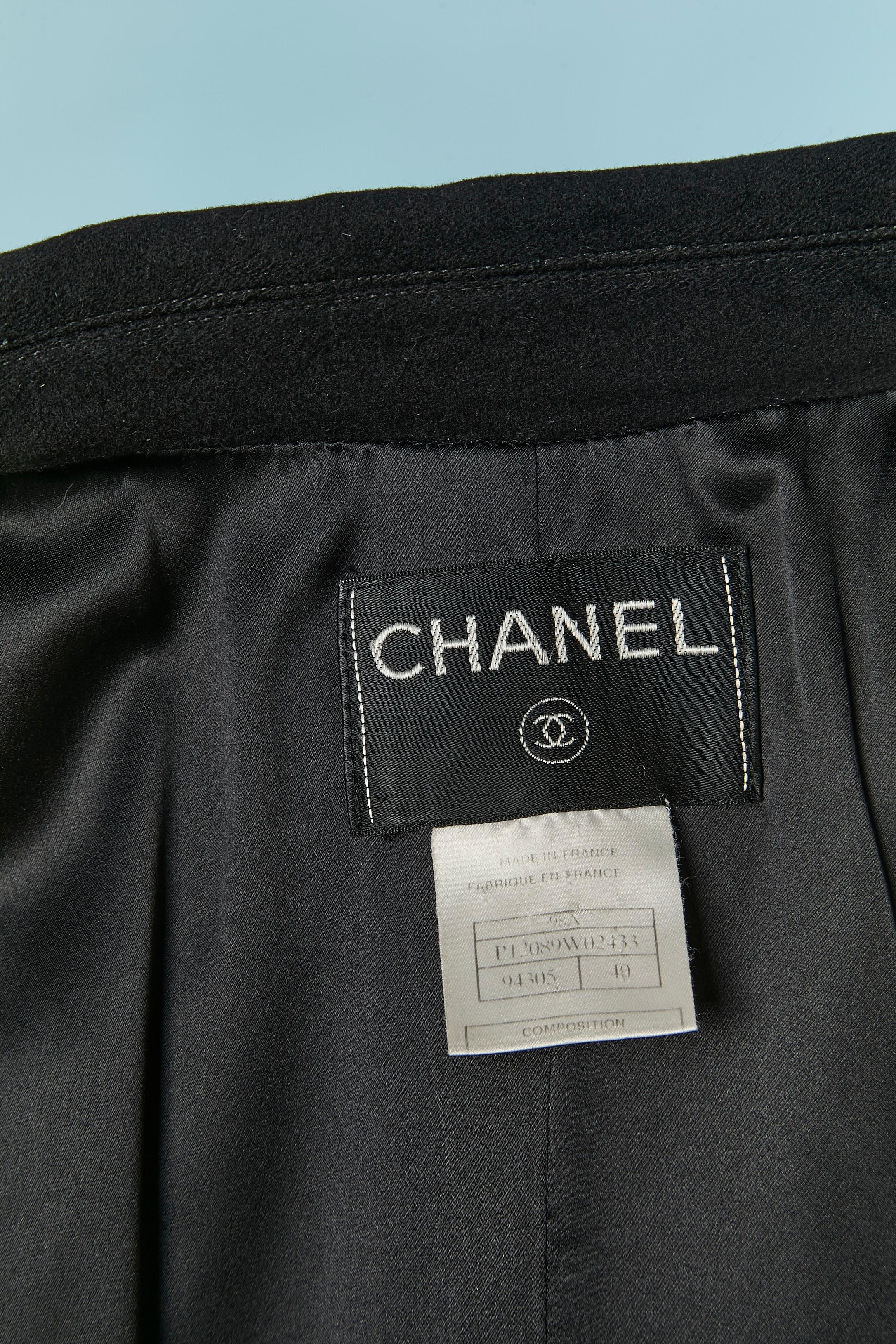 Schwarzer zweireihiger Kaschmirmantel mit Gürtel CHANEL im Angebot 3