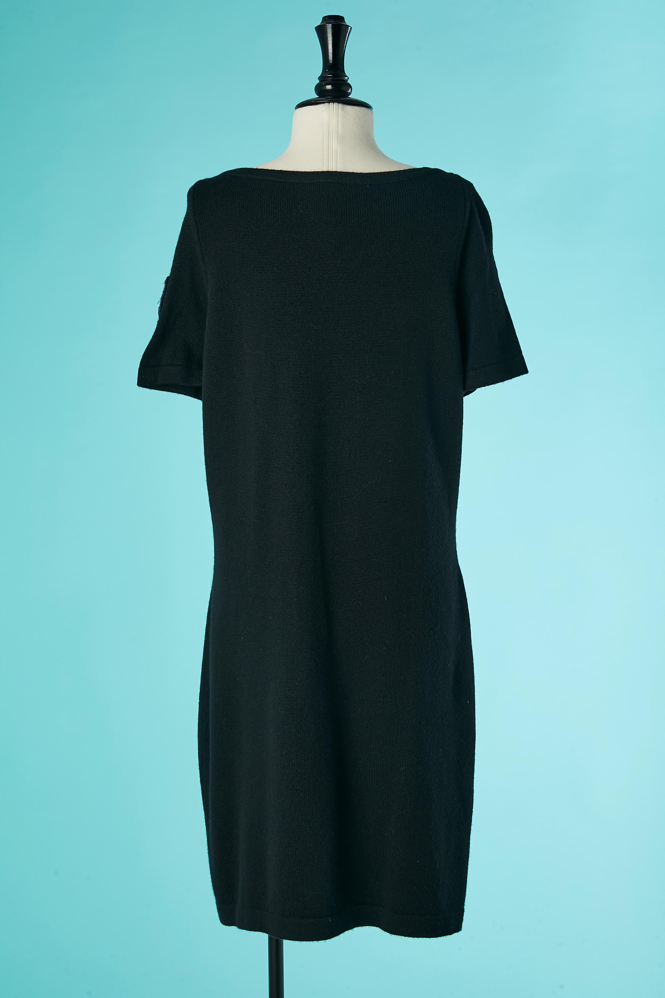 Black cashmere knit dress with short sleeves and clover brooches Chanel  For Sale 2