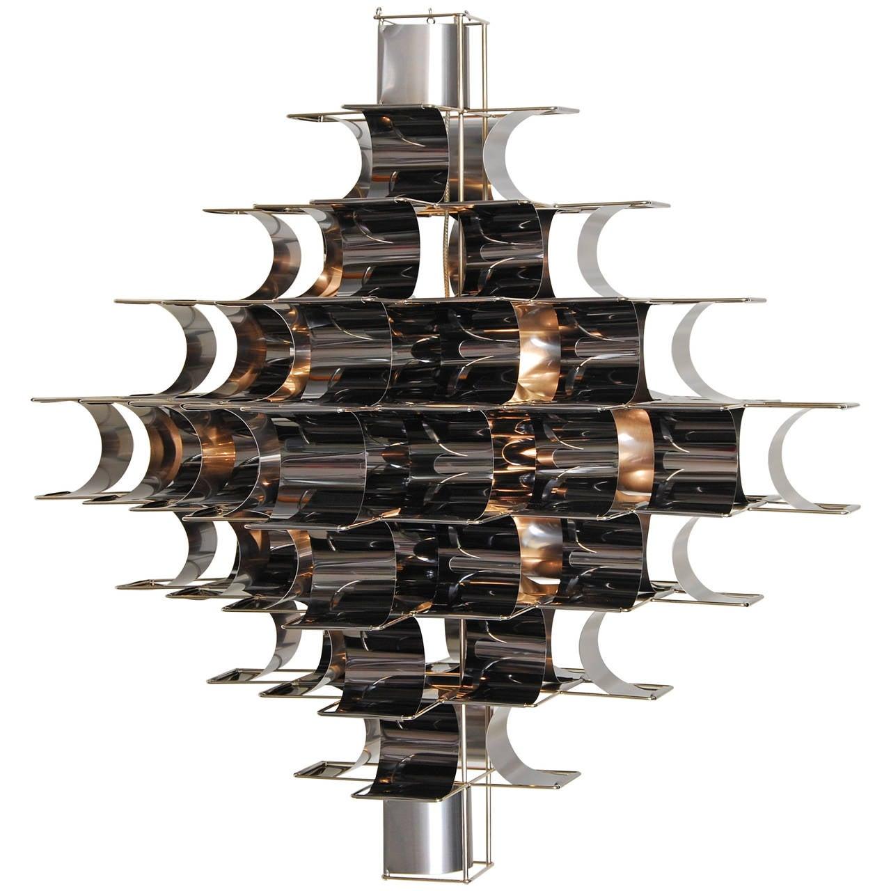 Cassiopée noire.
Dimensions : 95 x 95 cm : 95 x 95 cm.

Cette belle création lumineuse du Sauze existe aussi en 75 cm, elle est également disponible.
Il existe en différentes couleurs (argent, flic, or, saumon).
Max Sauze est l'un des plus