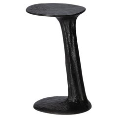 Petite table d'appoint Lava en laiton moulé noir par Atelier V&F 