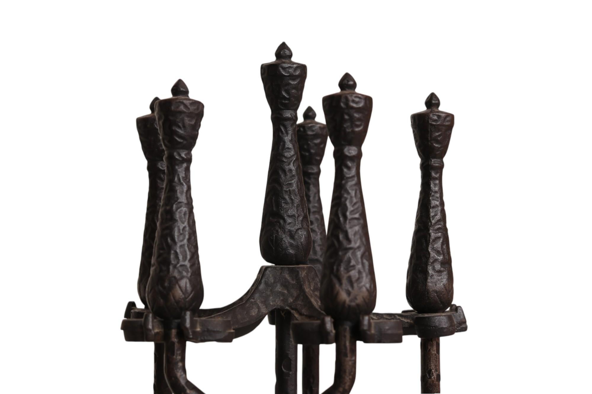 Black Cast Iron Fireplace Tools, 5pcs In Good Condition In Bradenton, FL