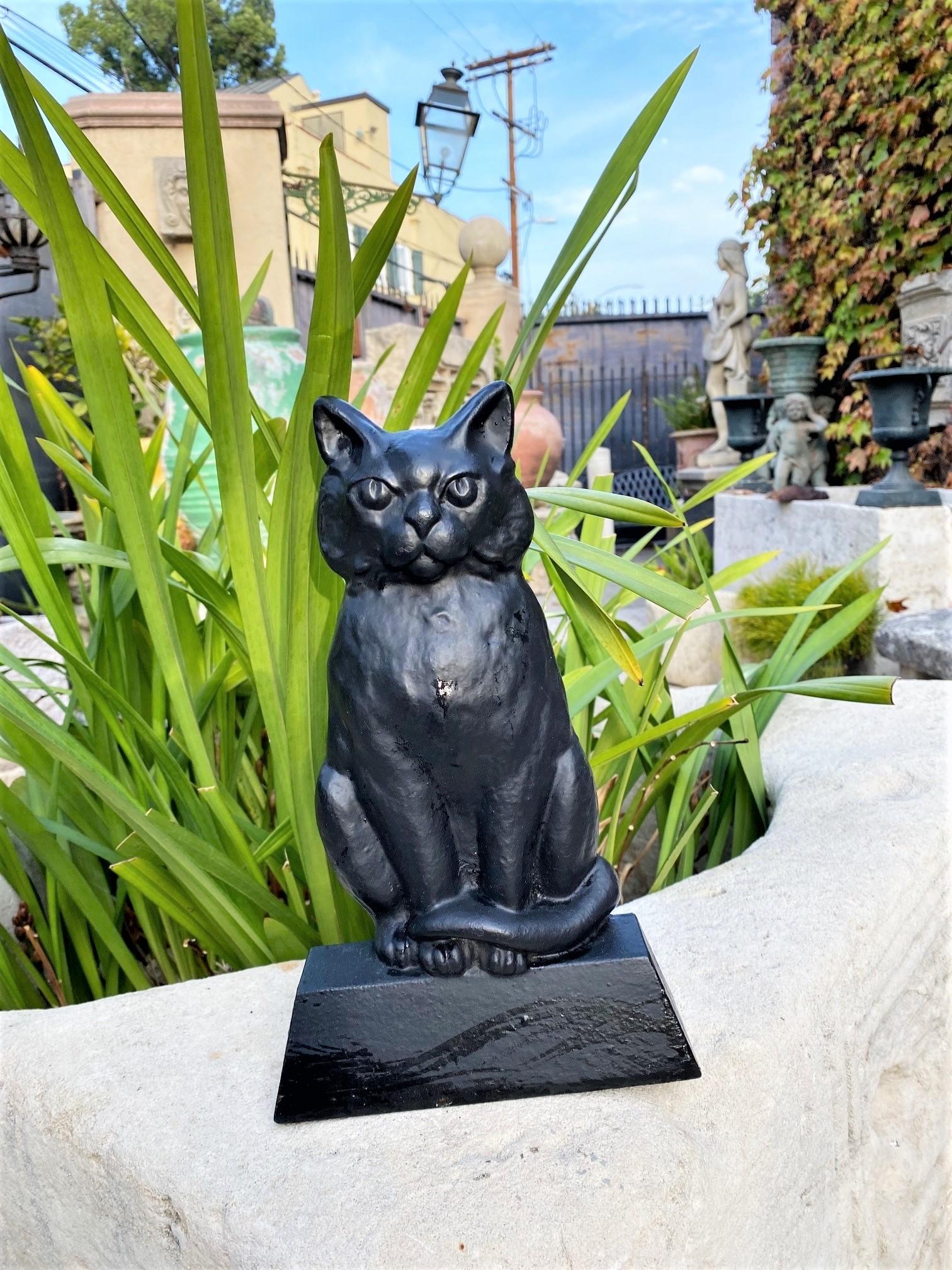 Black Cat of Cast Iron Hand Painted Door Stop Decorative Gift for Holiday Season In Good Condition For Sale In West Hollywood, CA