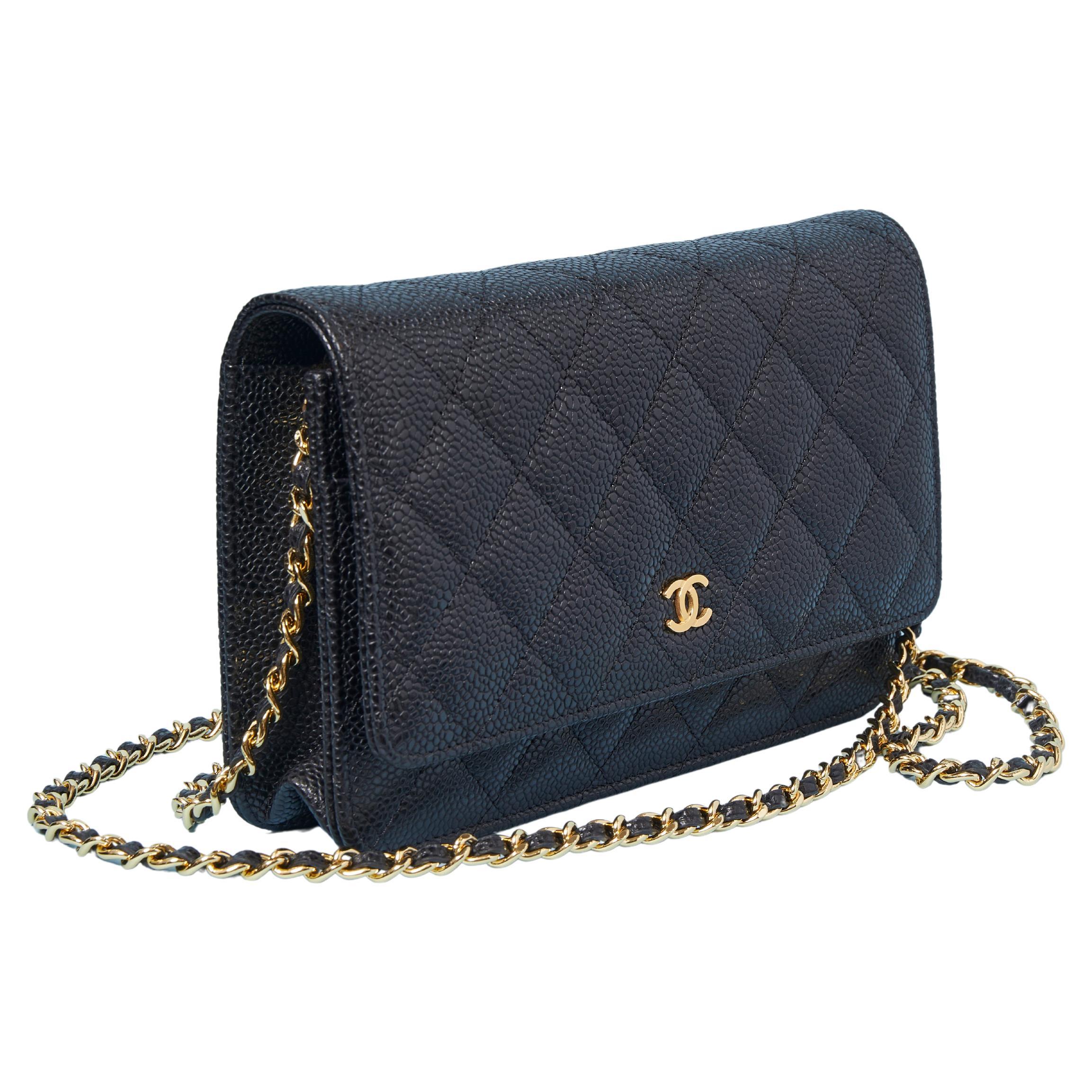 Portefeuille en cuir noir caviar sur chaîne sac CHANEL 2019