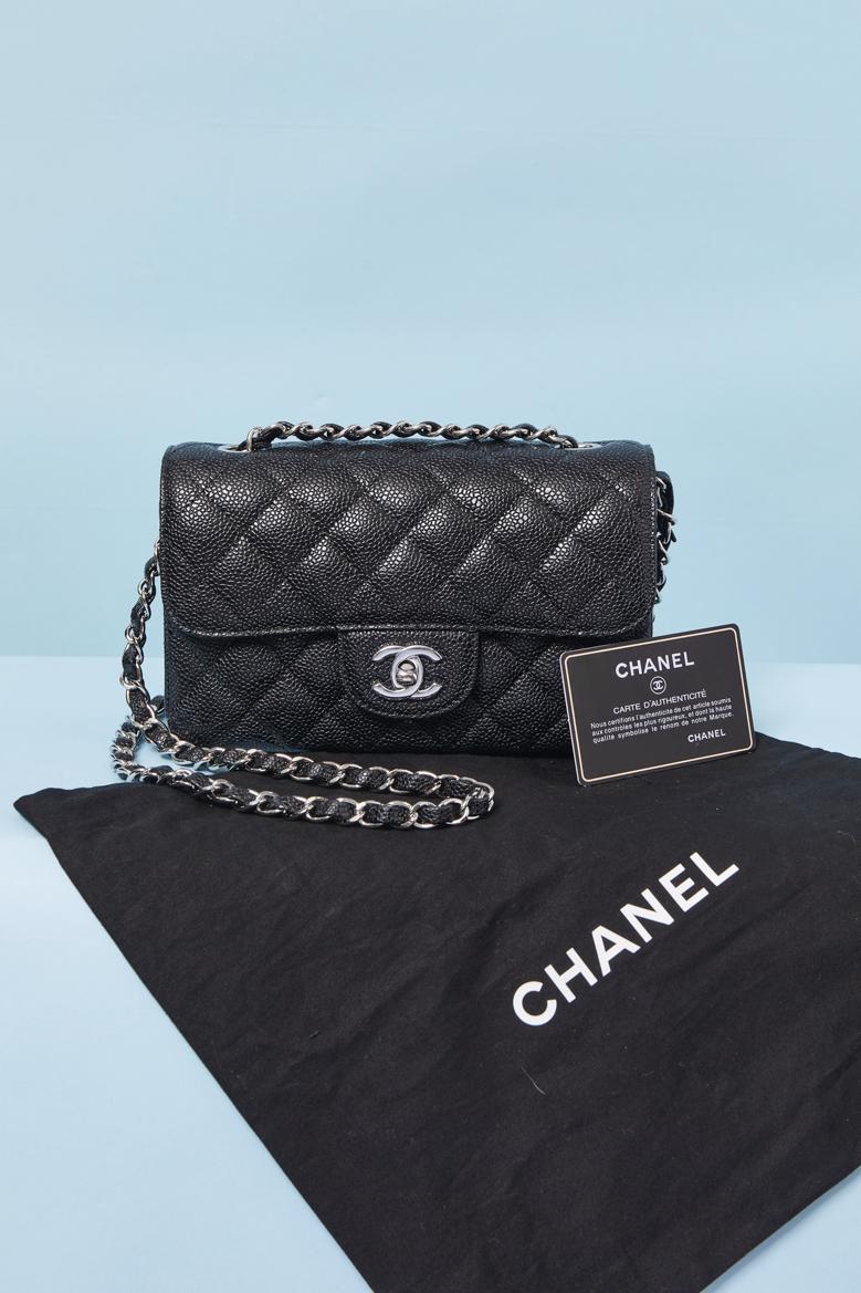 Schwarzer Kaviar Zeitlose Lederkette Tasche CHANEL 2018 im Zustand „Hervorragend“ im Angebot in Saint-Ouen-Sur-Seine, FR