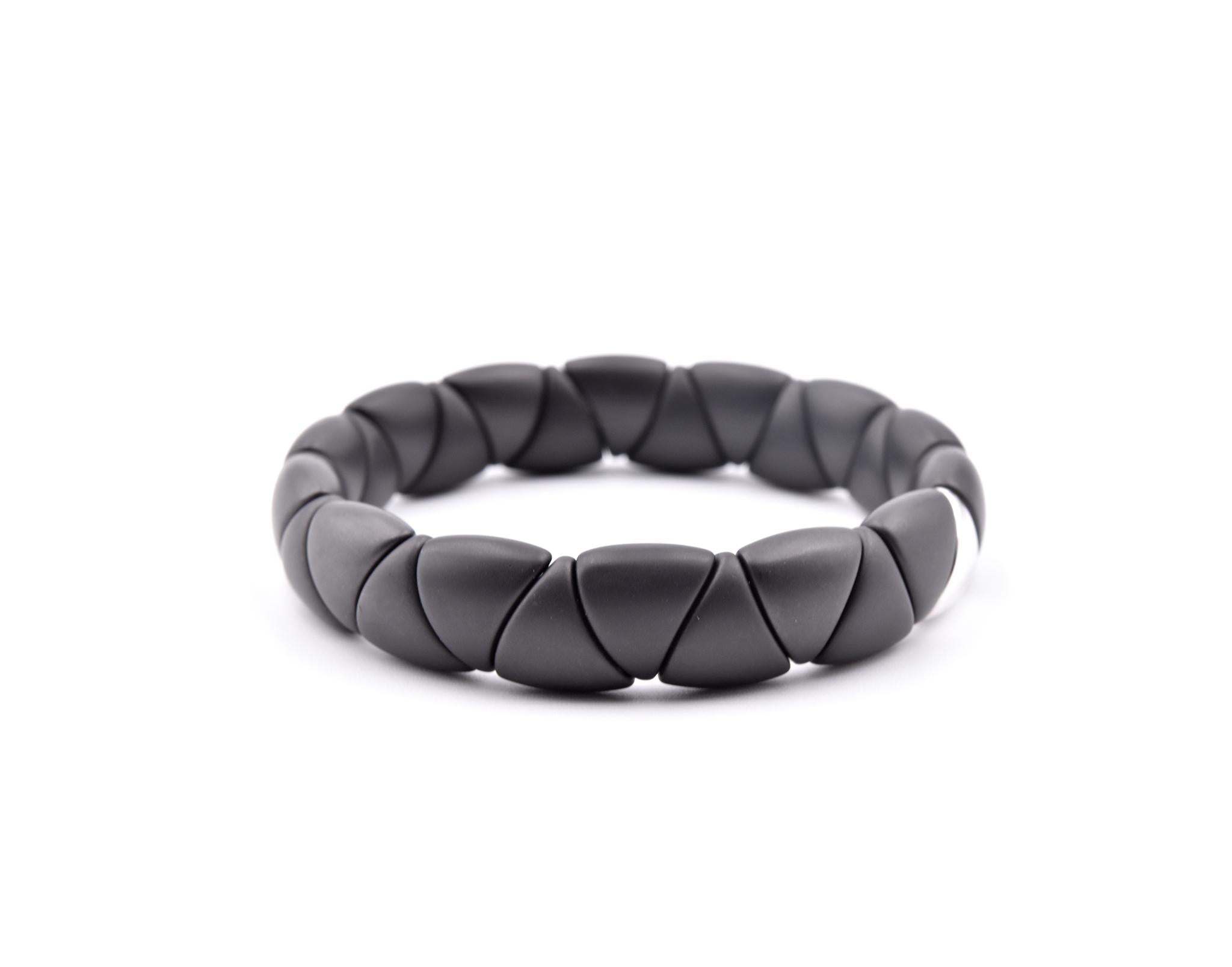 Black Ceramic and 18 Karat White Gold Station Bracelet In Excellent Condition In Scottsdale, AZ