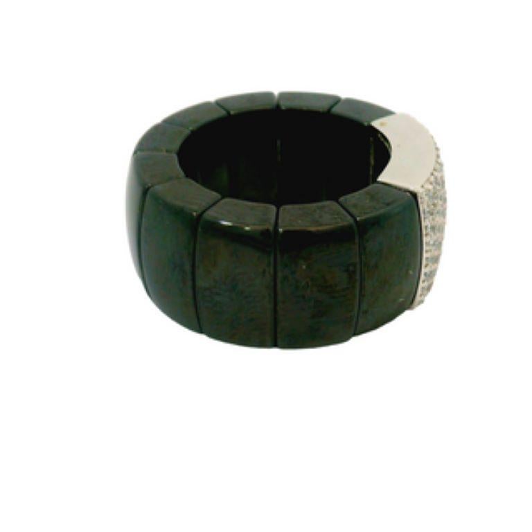Contemporary Black ceramic and 18kt white gold diamond expandable ring For Sale