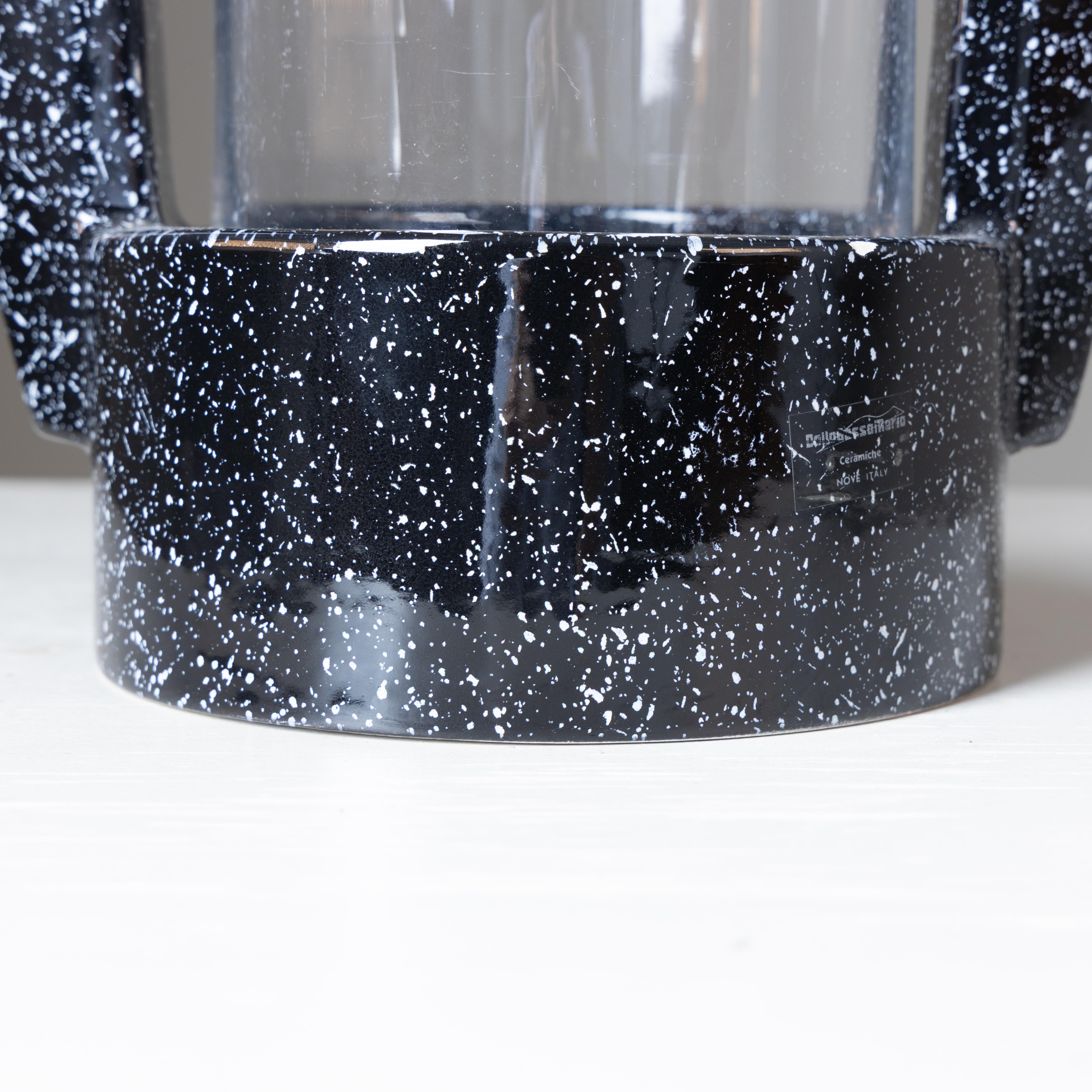 Fine XX secolo Vaso in ceramica nera e vetro Mario Dalla Gassa Nove ceramiche 1980 in vendita